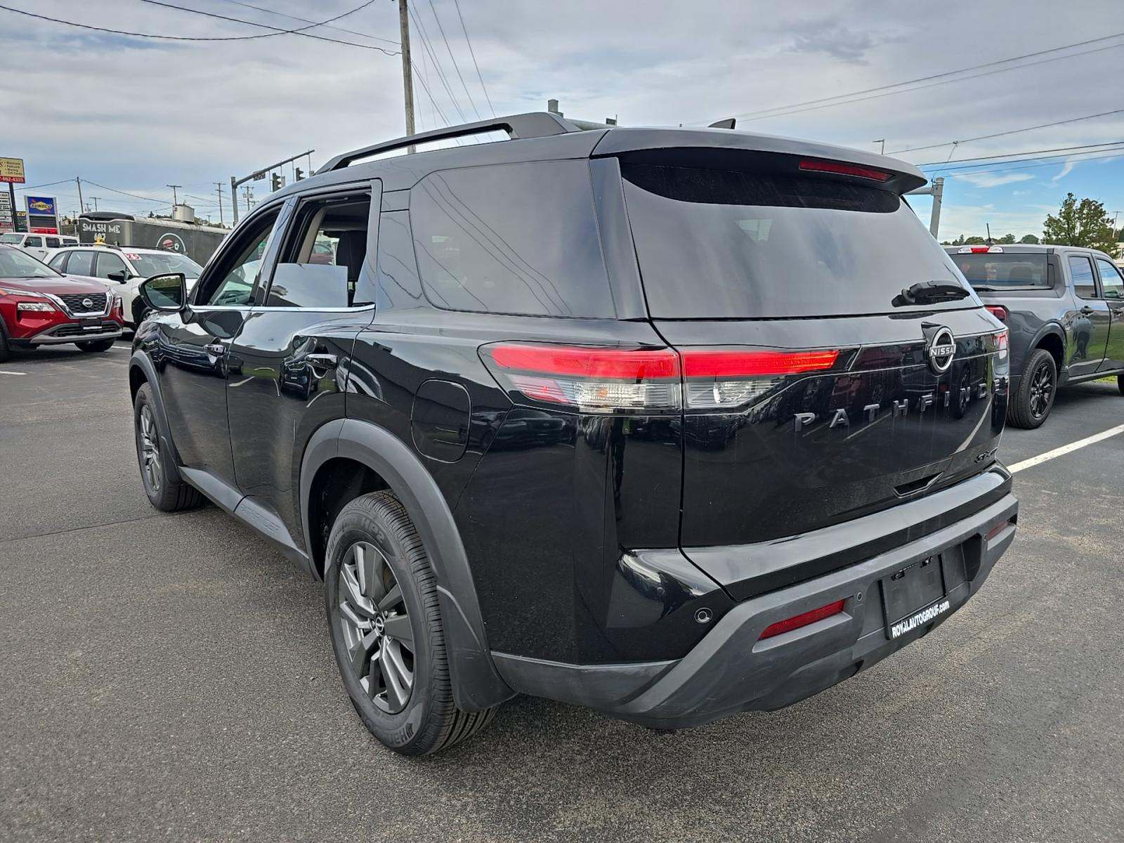 2024 Nissan Pathfinder SV AWD