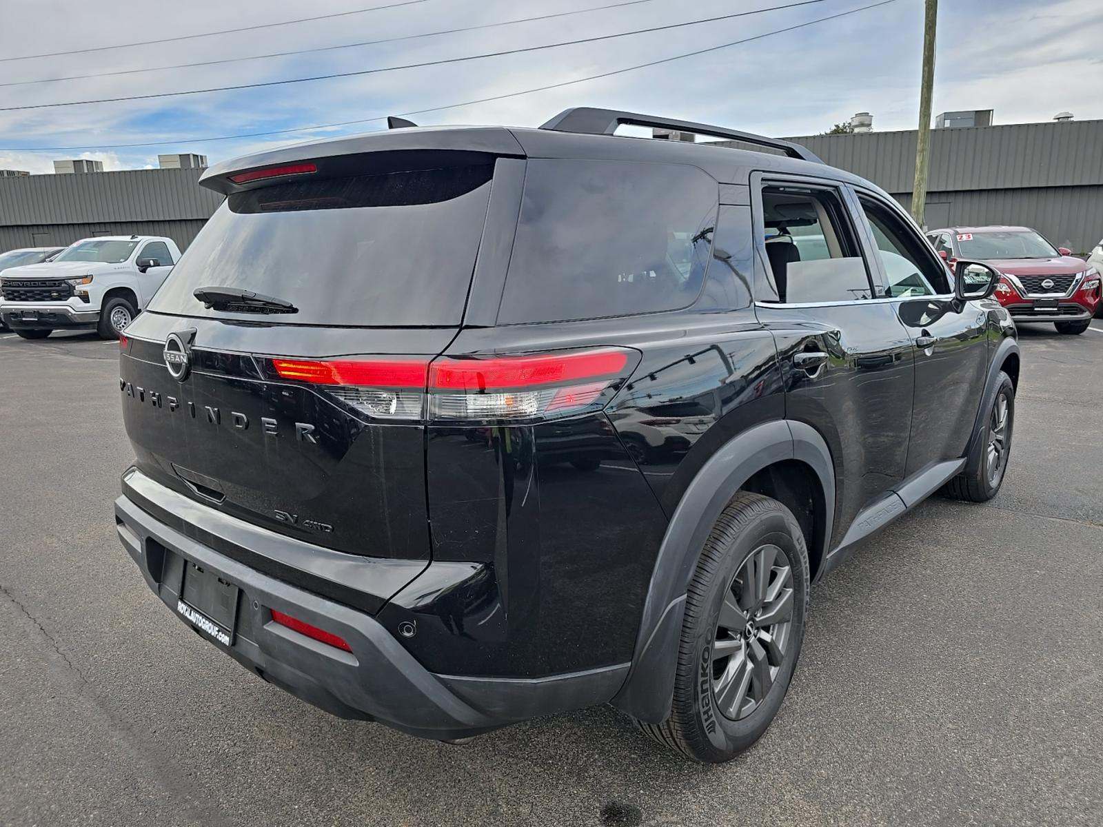 2024 Nissan Pathfinder SV AWD