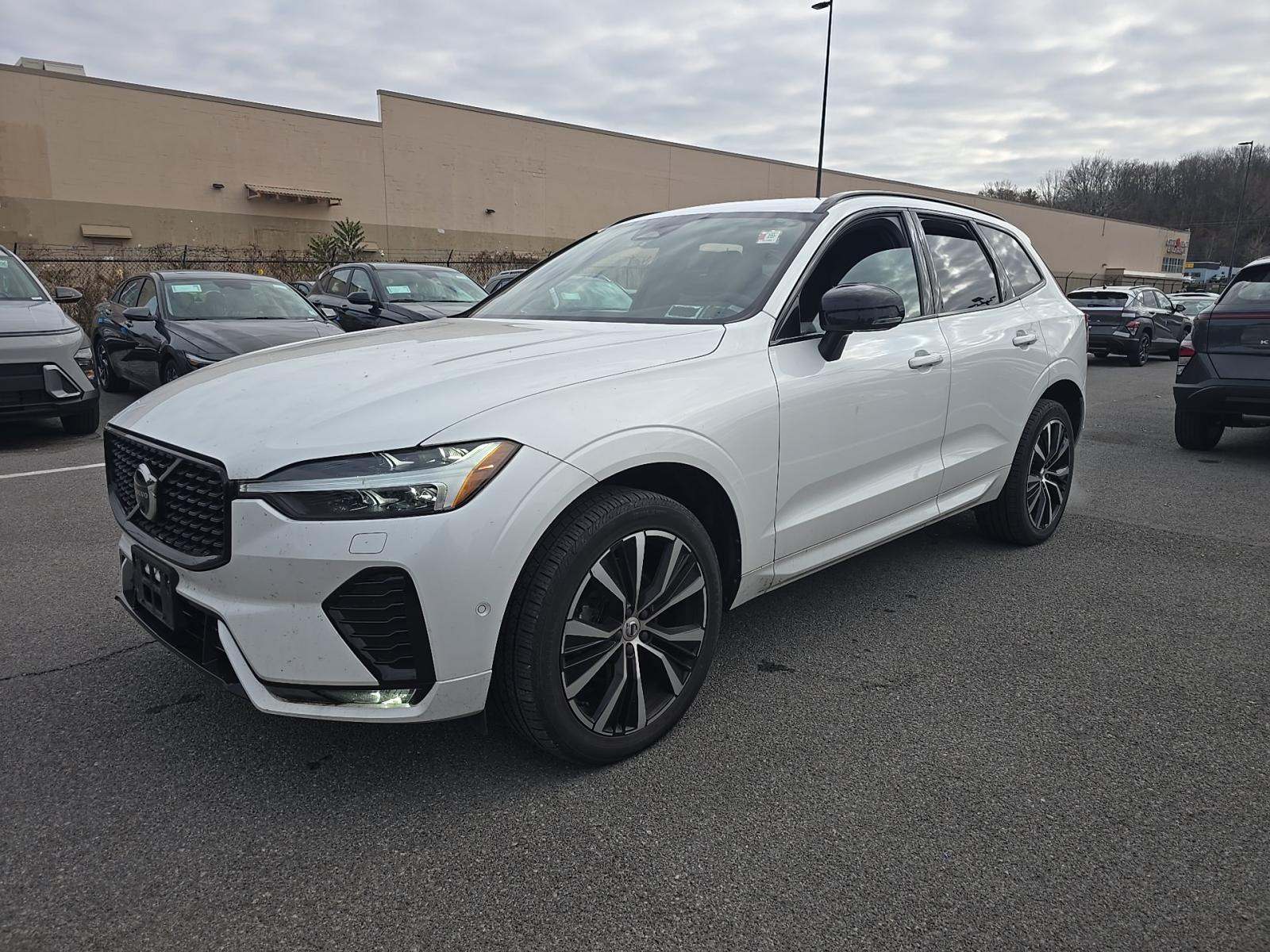 2023 Volvo XC60 B5 Plus AWD