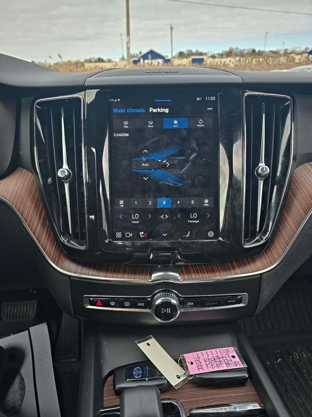 2023 Volvo XC60 B5 Plus AWD