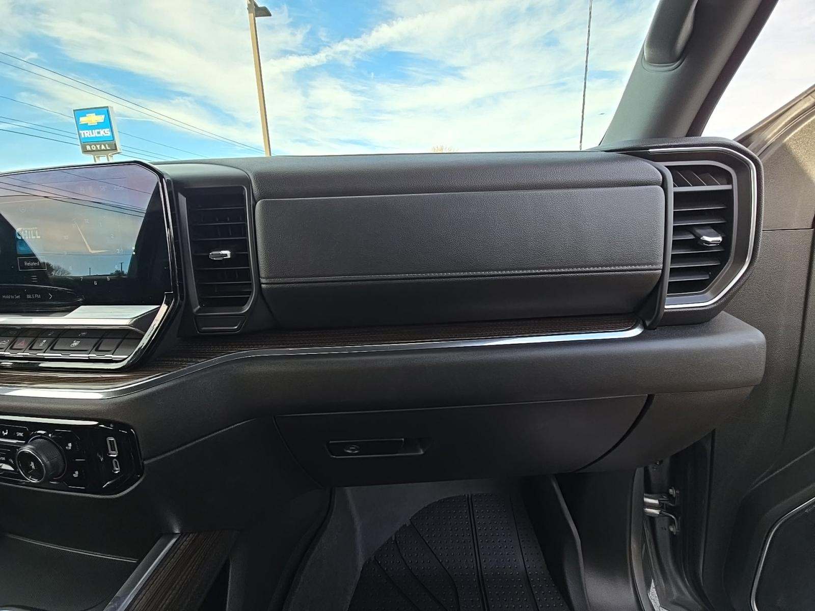 2023 Chevrolet Silverado 1500 RST AWD