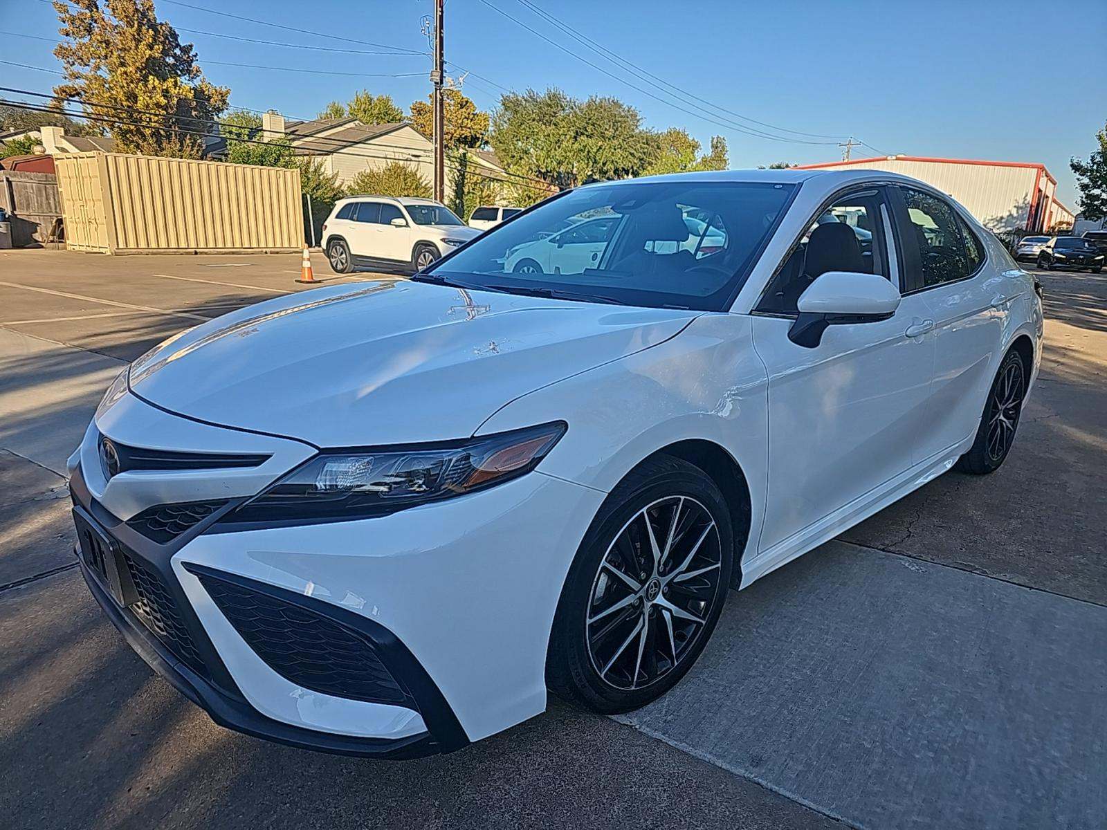 2024 Toyota Camry SE FWD