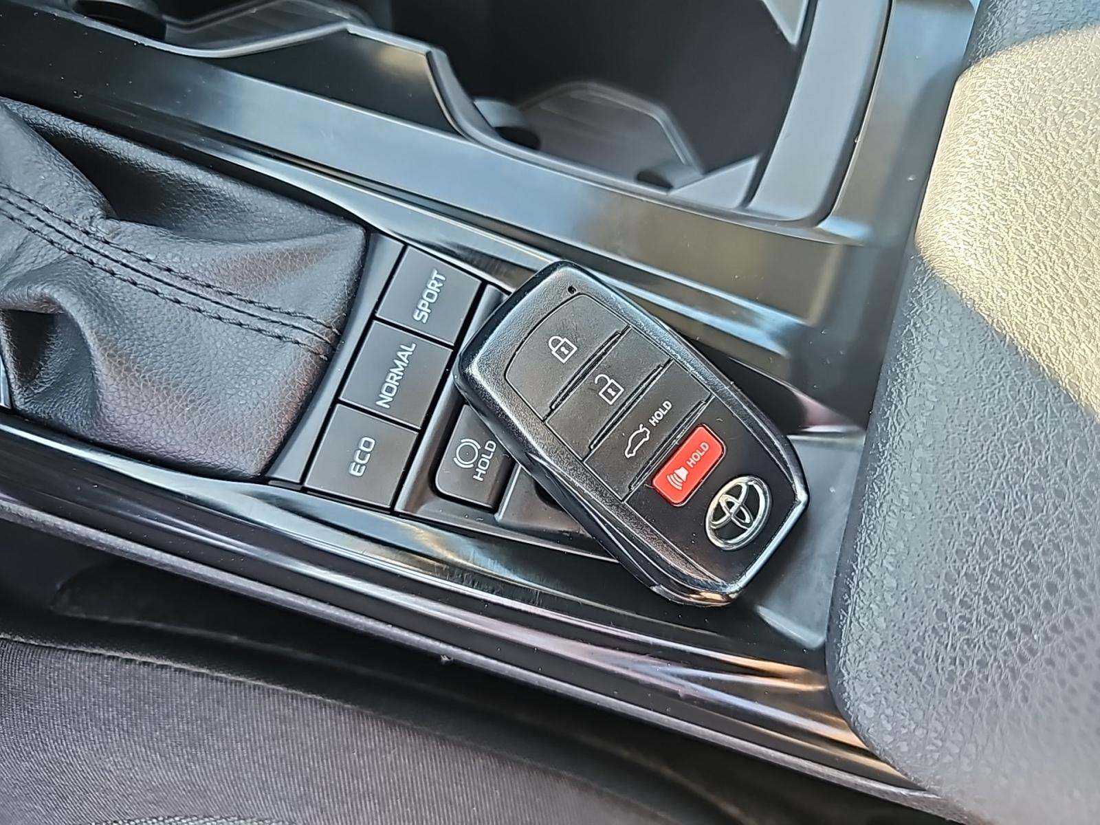 2025 Toyota Camry LE FWD