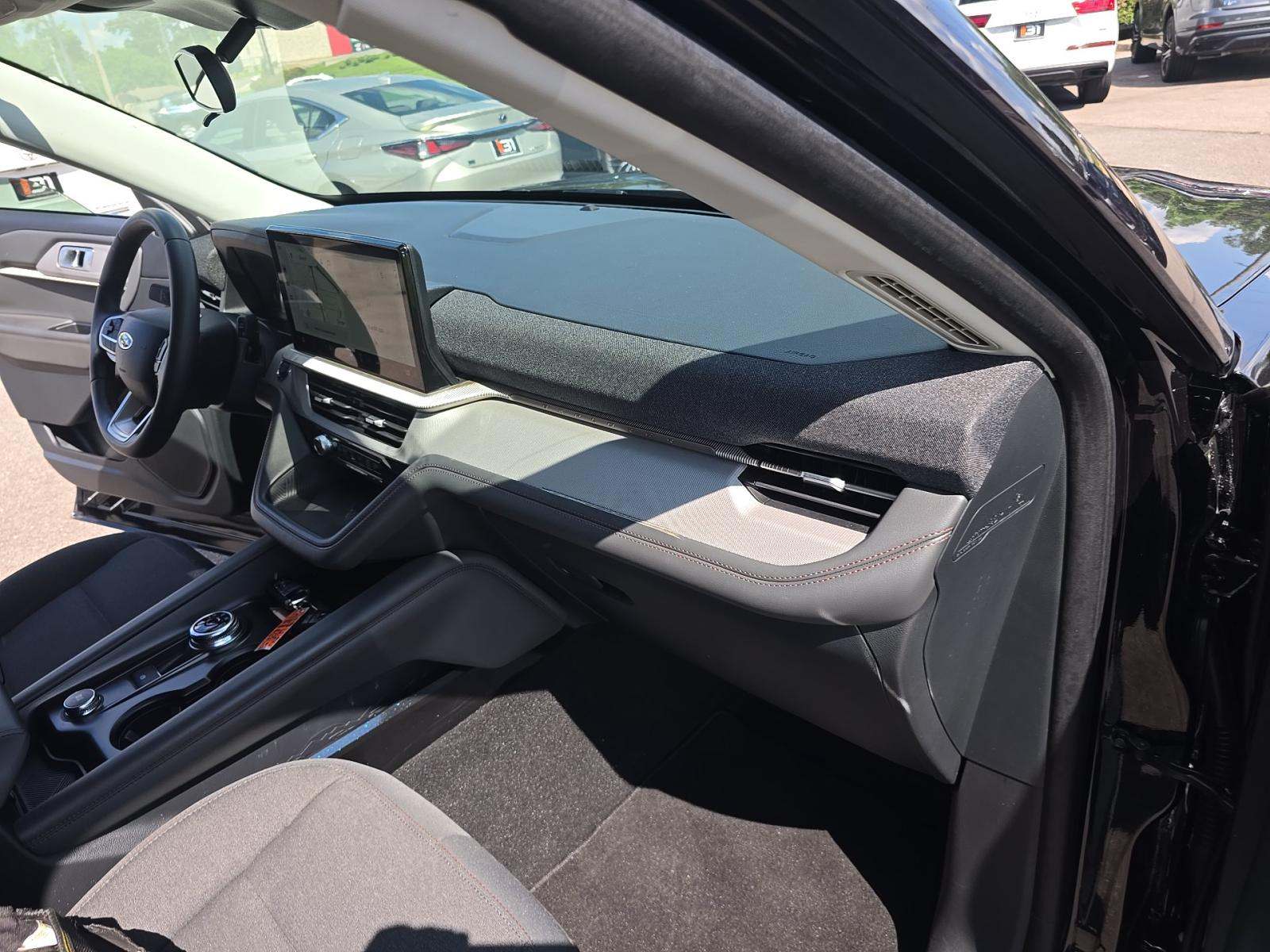 2025 Ford Explorer Active RWD