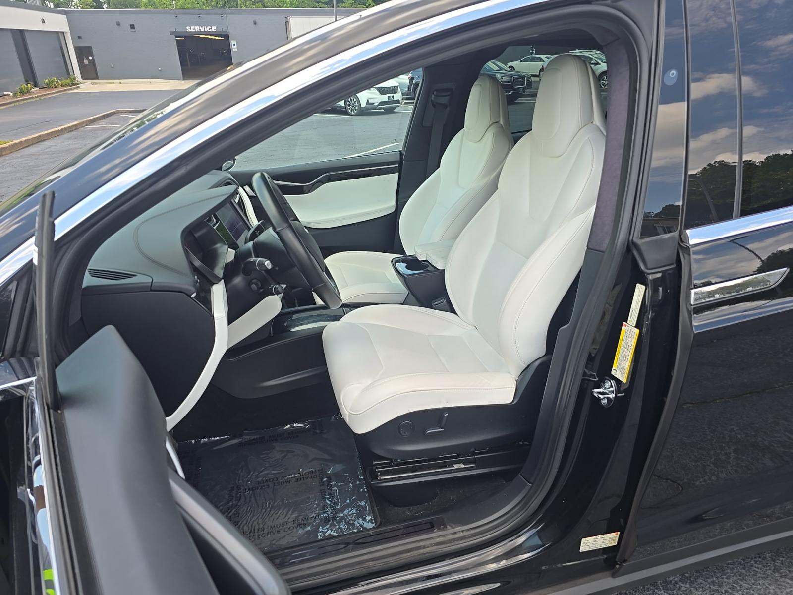 TESLA MODEL X - 2