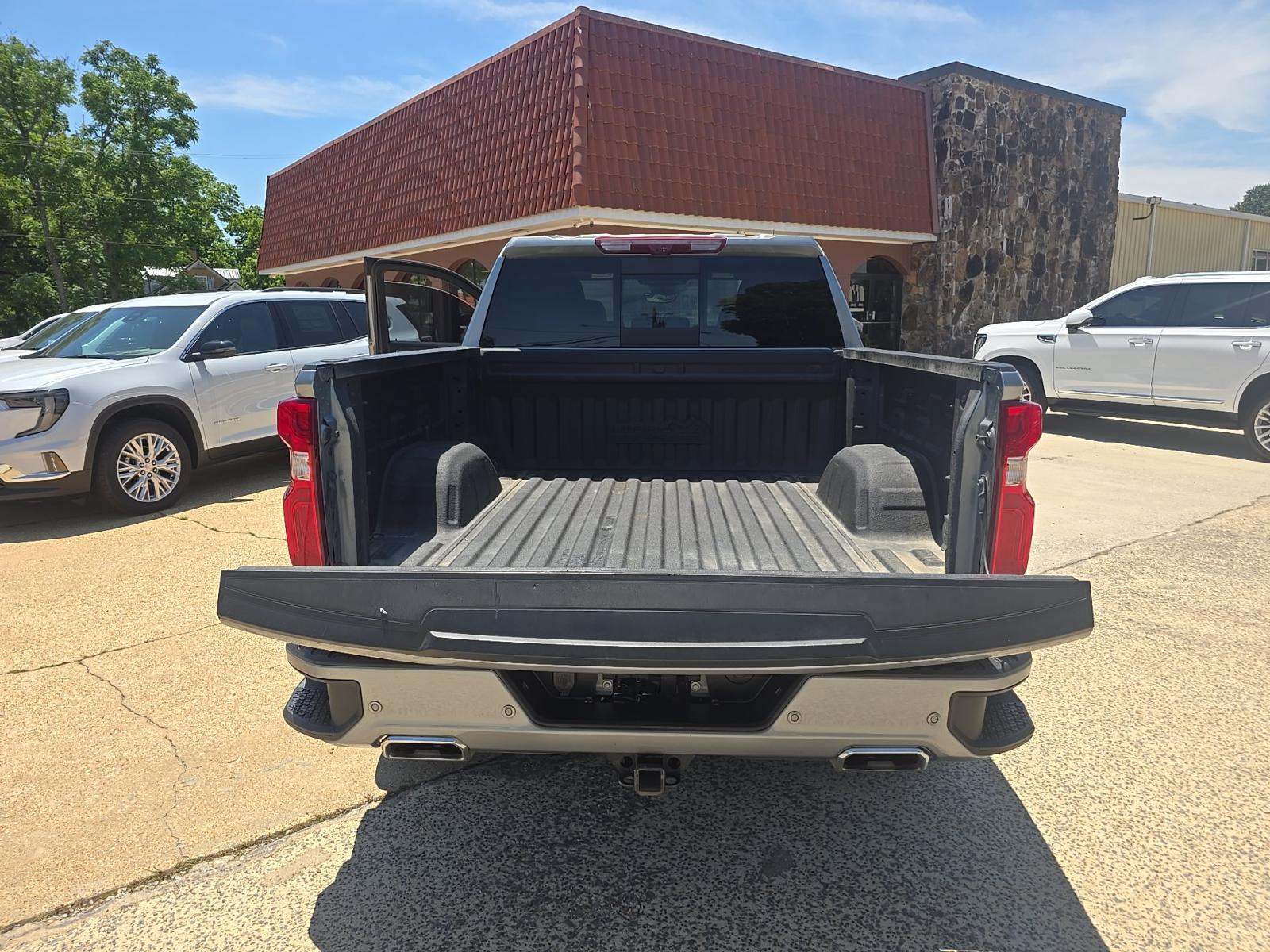 2023 Chevrolet Silverado 1500 High Country AWD