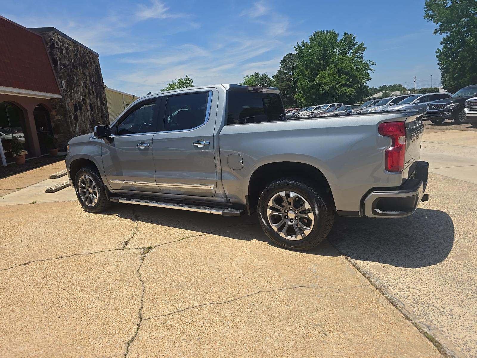 2023 Chevrolet Silverado 1500 High Country AWD