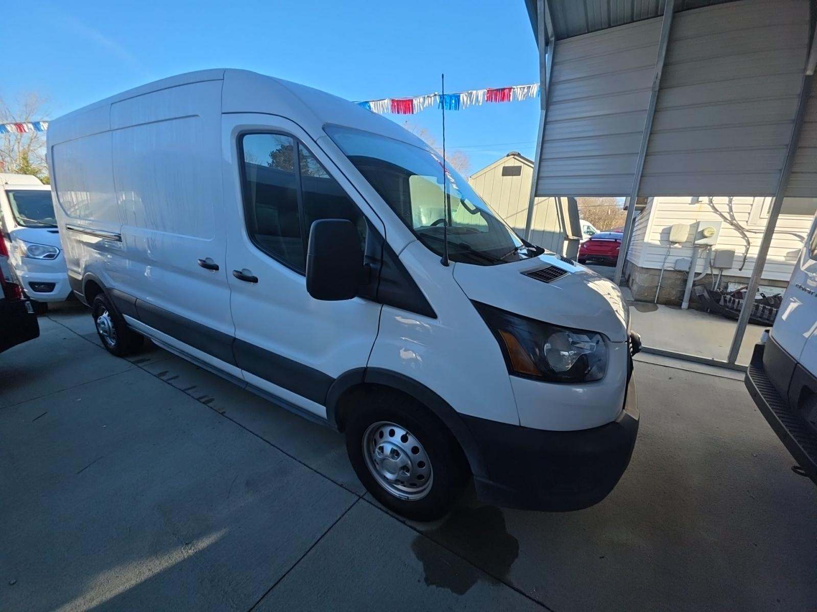 FORD TRANSIT 250 - 4