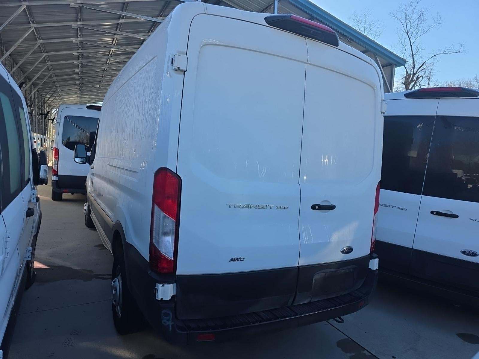 FORD TRANSIT 250 - 2