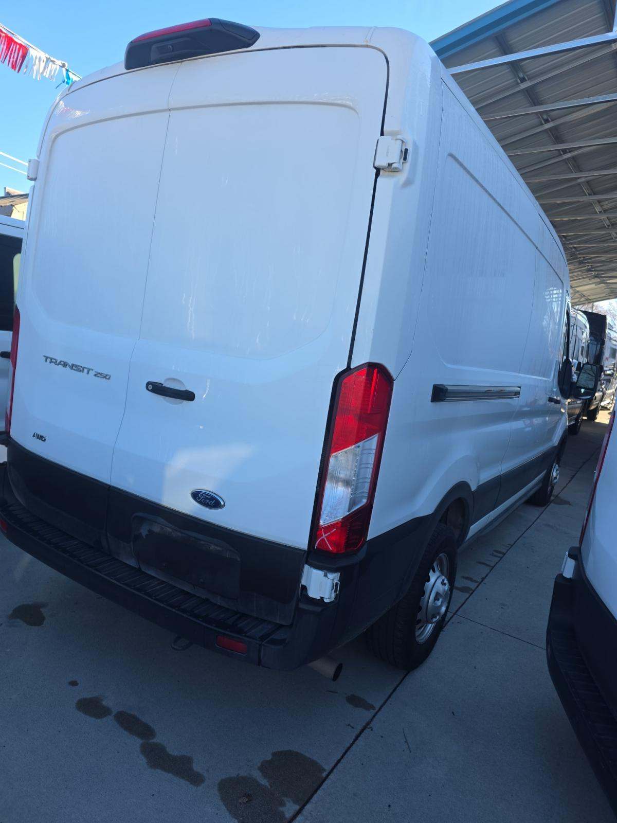 FORD TRANSIT 250 - 3