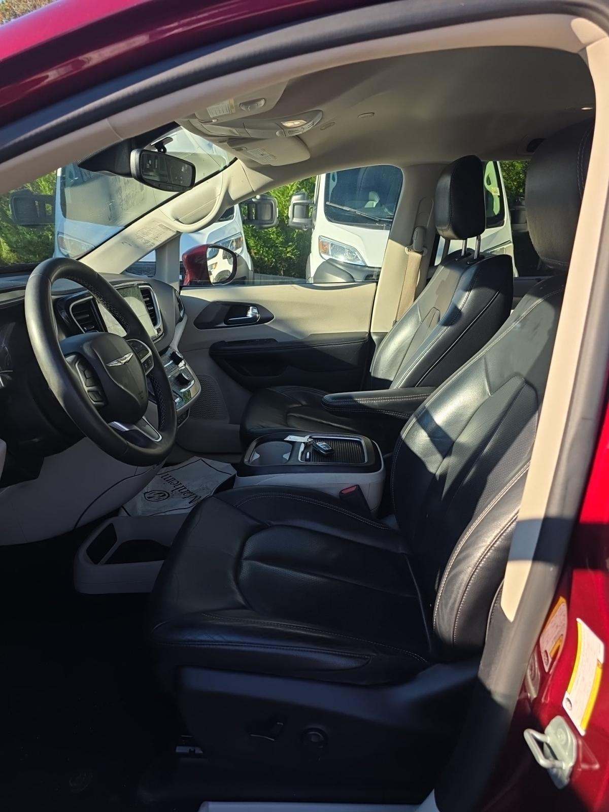 2022 Chrysler Pacifica Touring L FWD