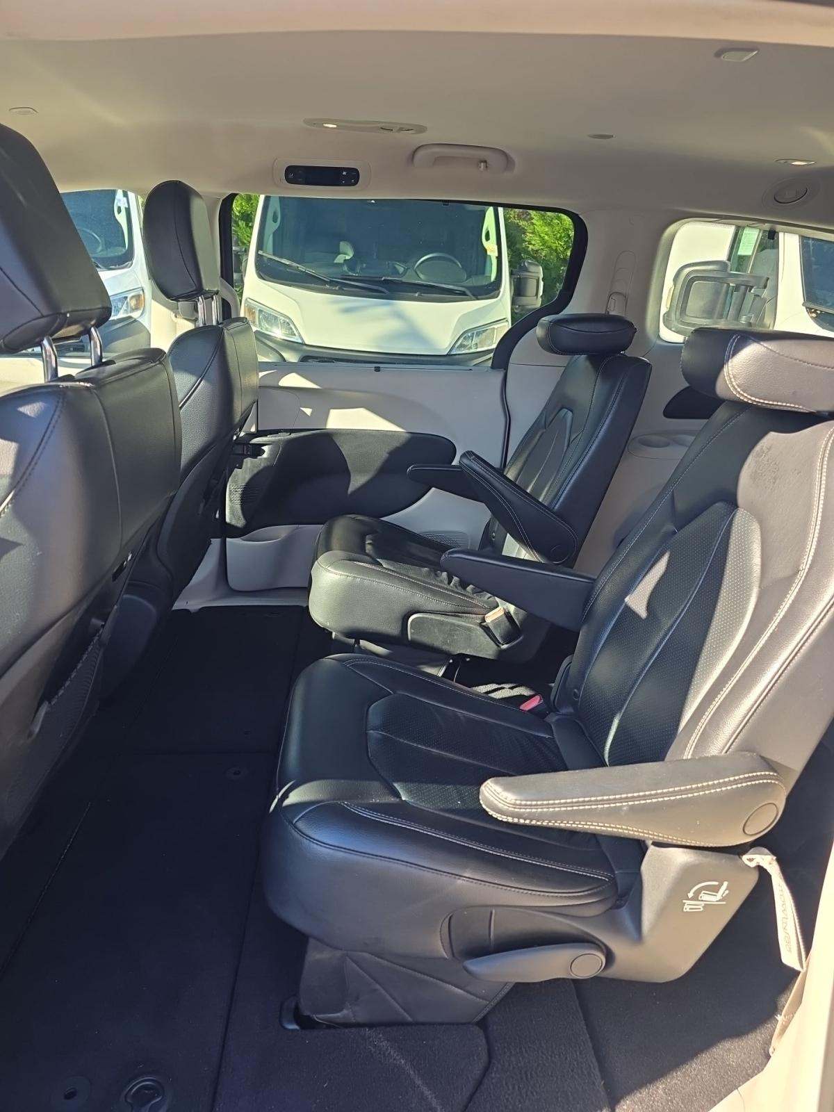 2022 Chrysler Pacifica Touring L FWD