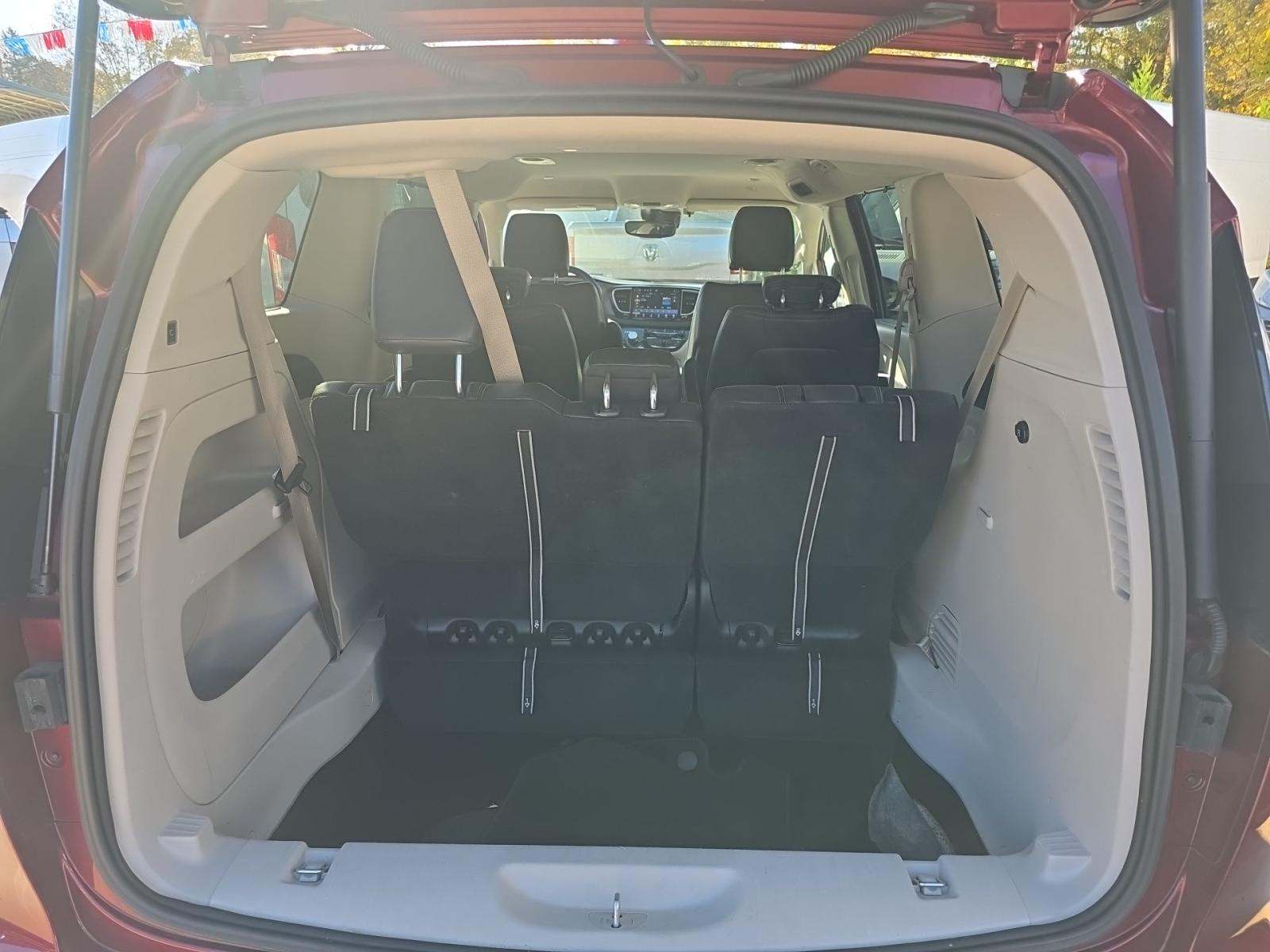 2022 Chrysler Pacifica Touring L FWD