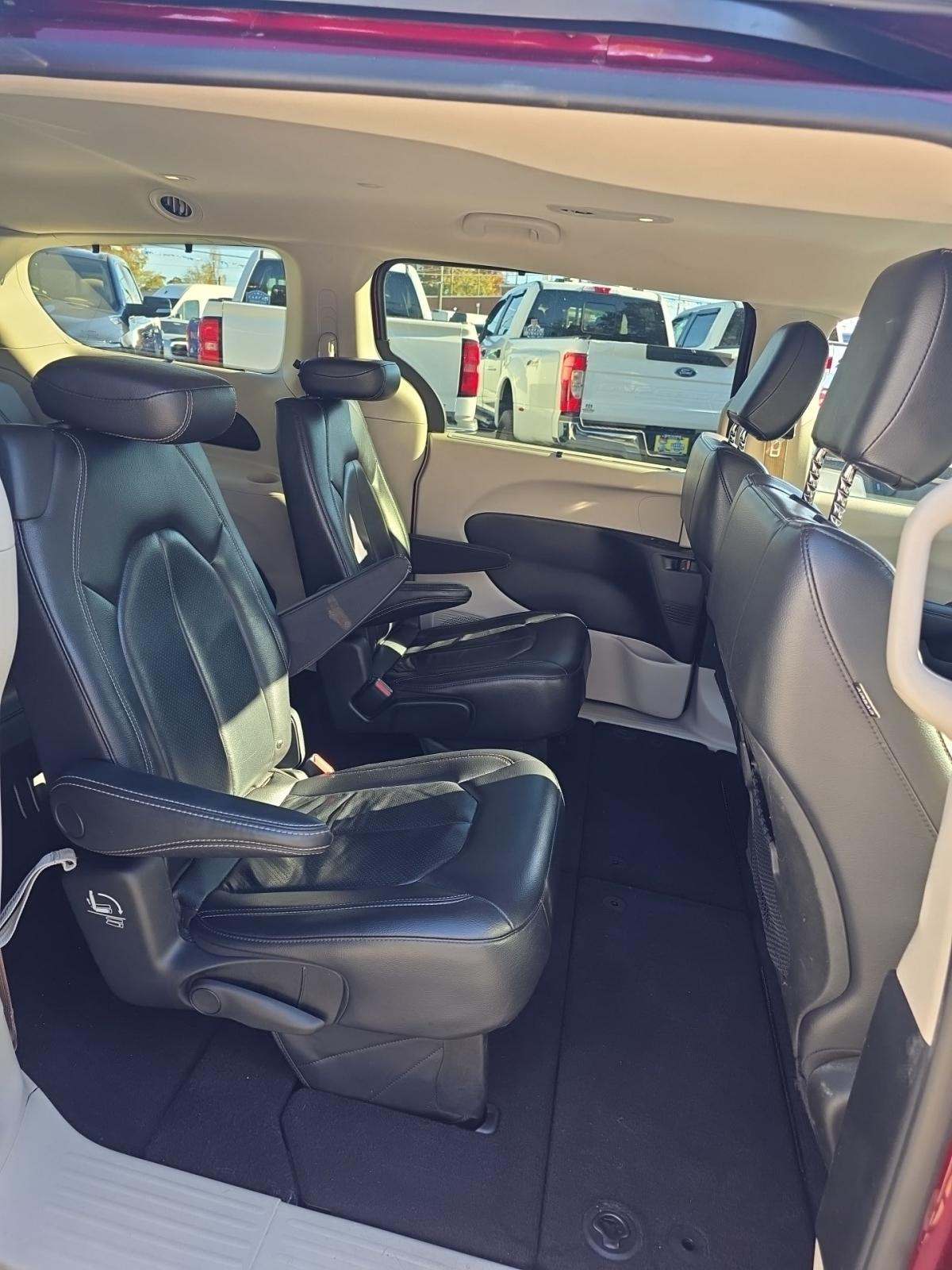 2022 Chrysler Pacifica Touring L FWD