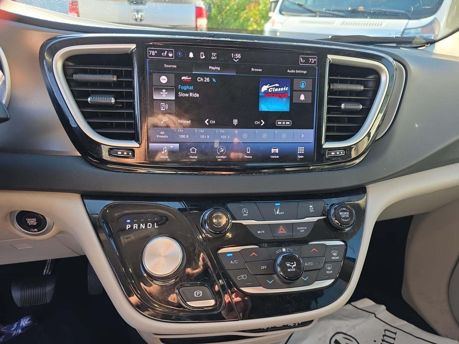 2022 Chrysler Pacifica Touring L FWD