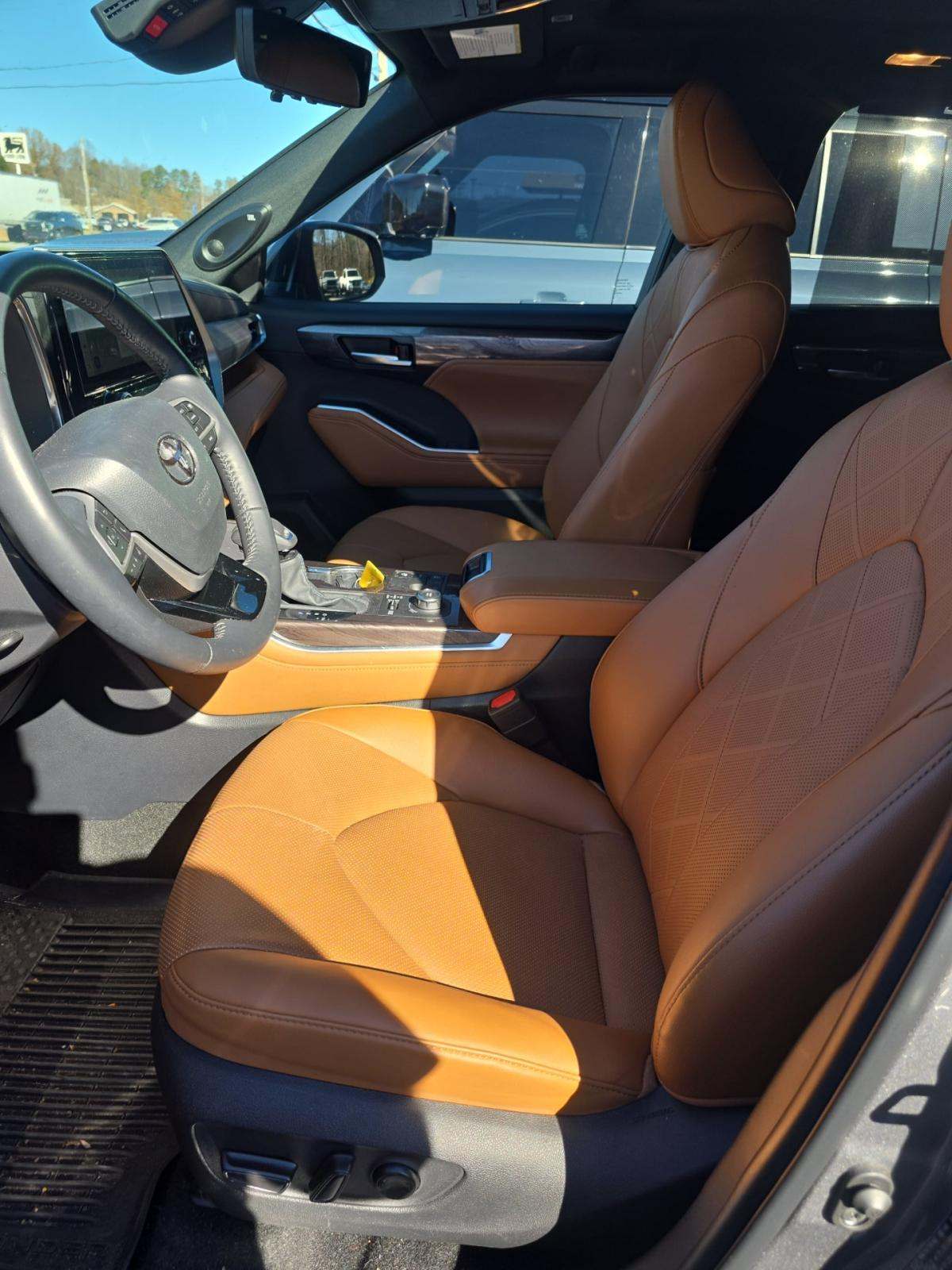 2025 Toyota Highlander Platinum AWD