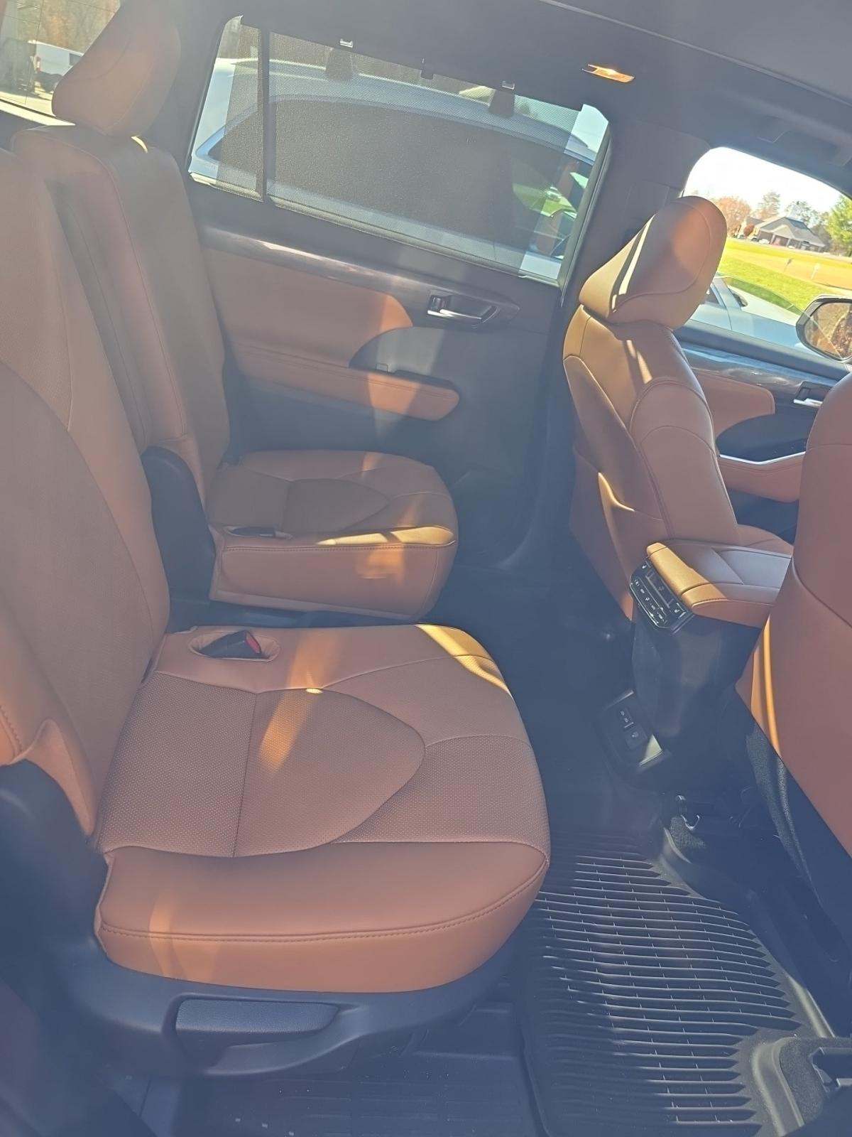 2025 Toyota Highlander Platinum AWD