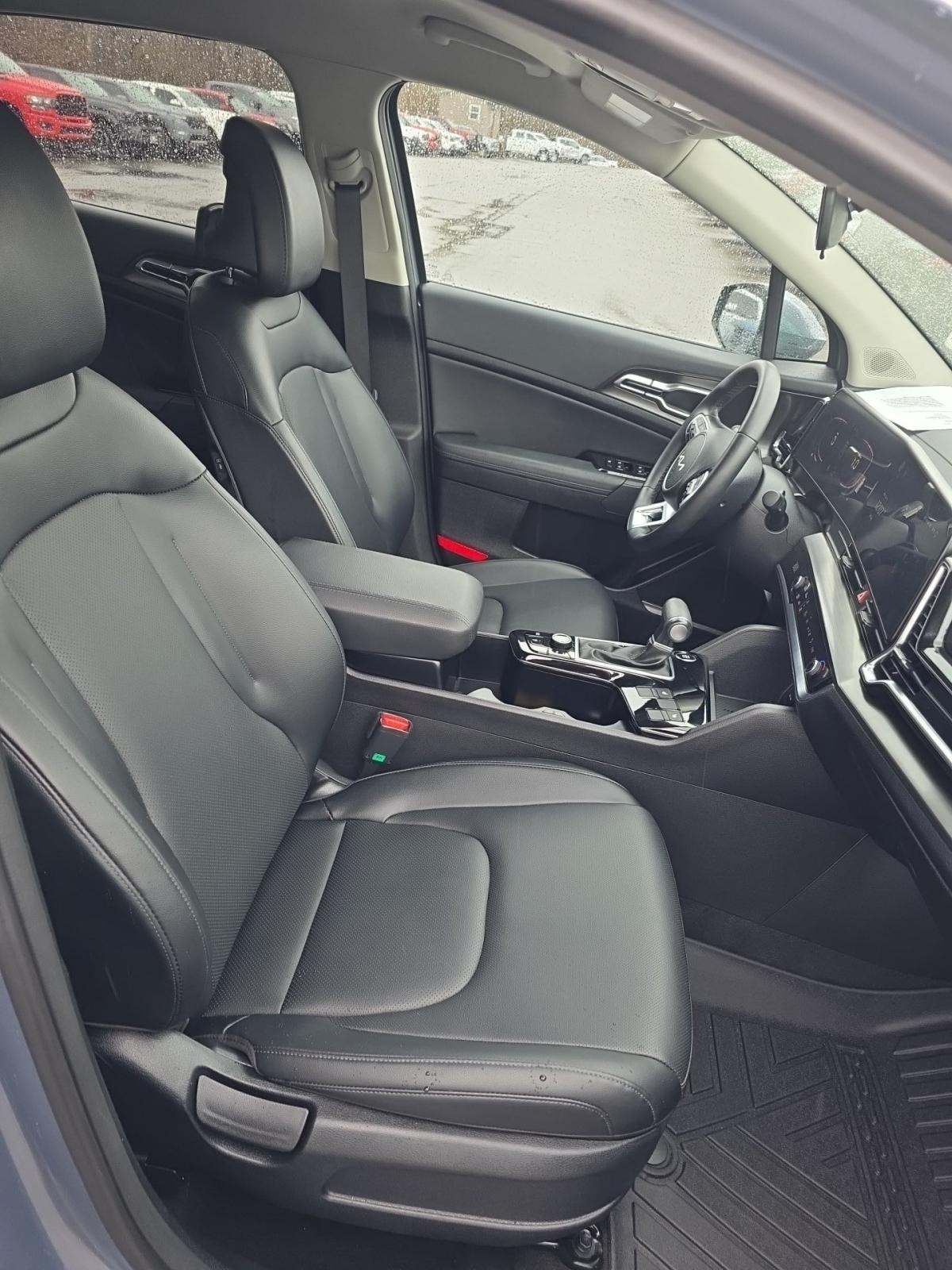 2025 Kia Sportage EX FWD