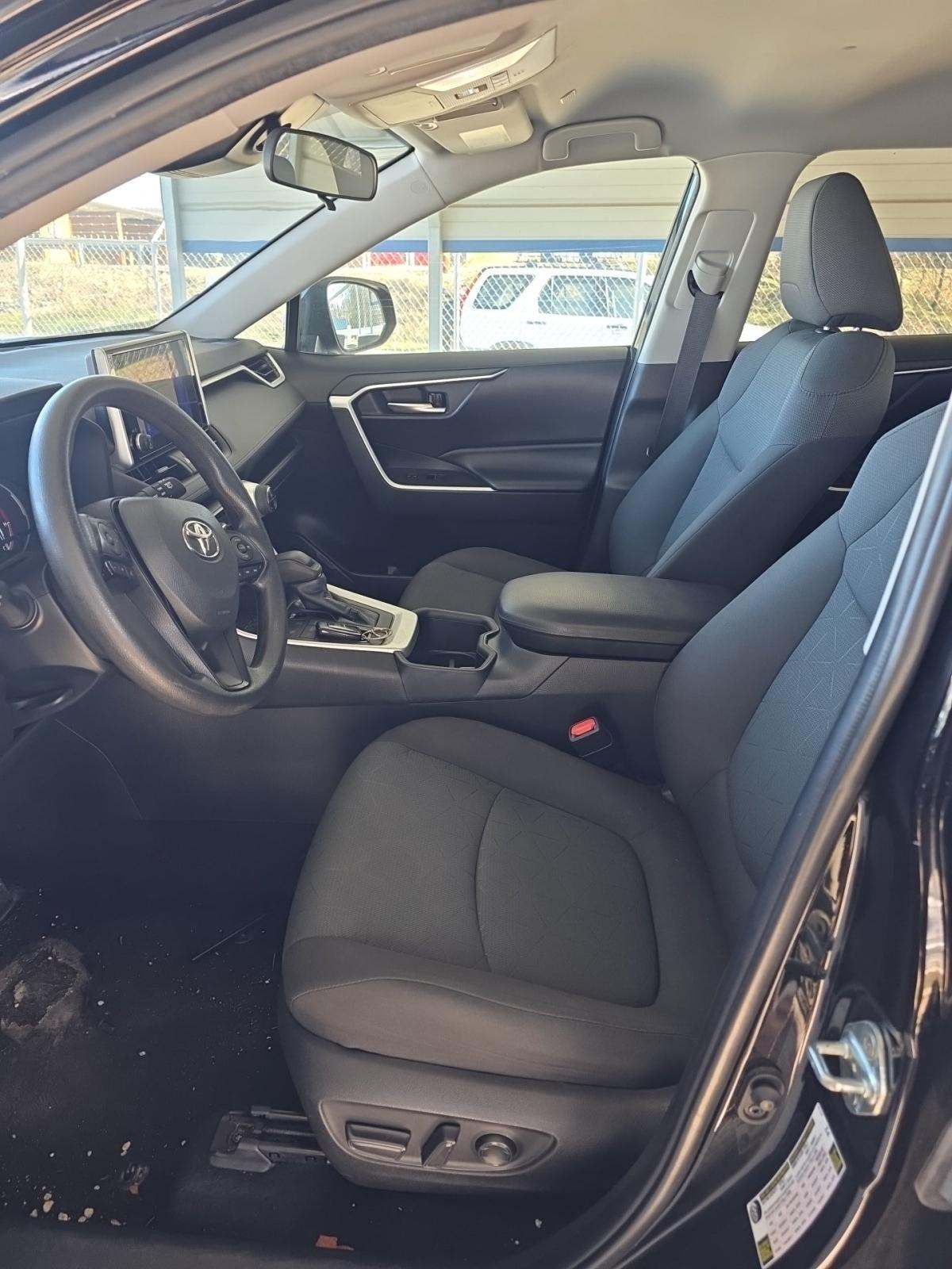2023 Toyota RAV4 XLE FWD