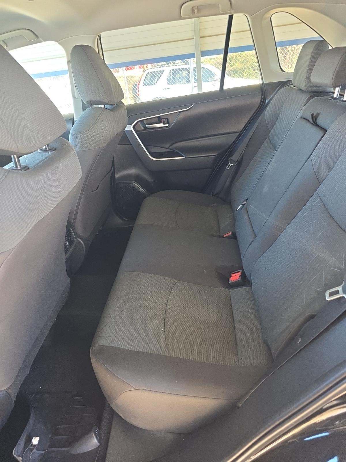 2023 Toyota RAV4 XLE FWD