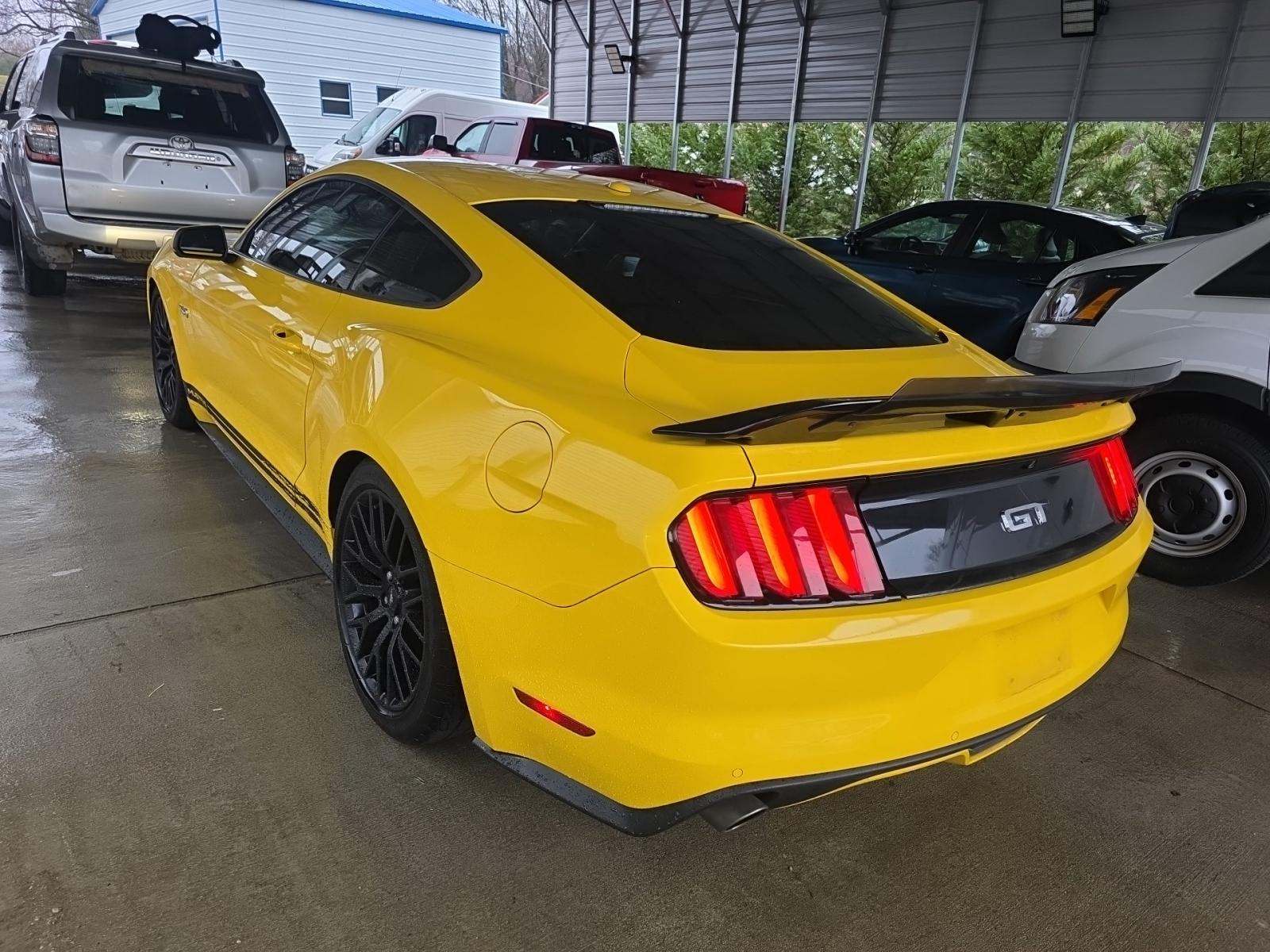 2015 Ford Mustang GT Premium RWD