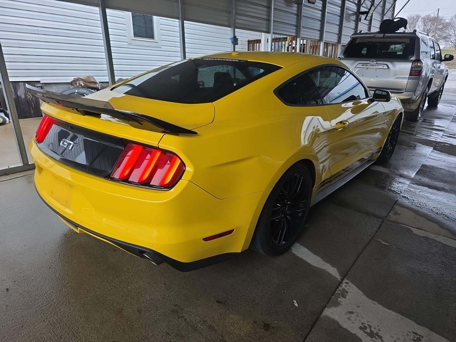 2015 Ford Mustang GT Premium RWD