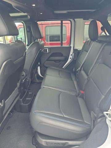 JEEP 4XE SAHARA HIGH ALTITUDE - 9