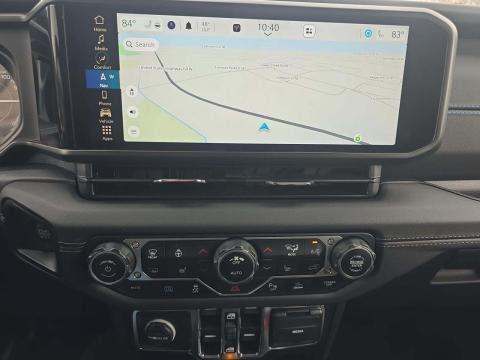 JEEP 4XE SAHARA HIGH ALTITUDE - 6