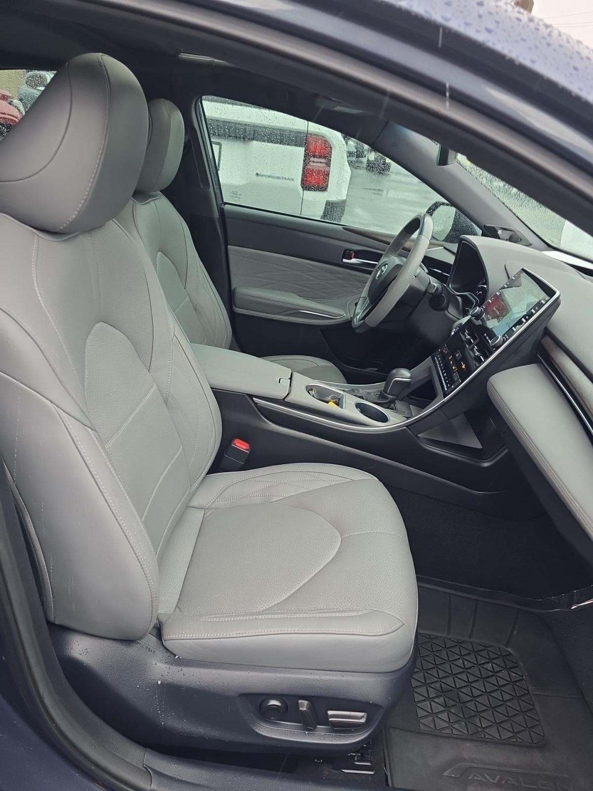 2022 Toyota Avalon Limited FWD