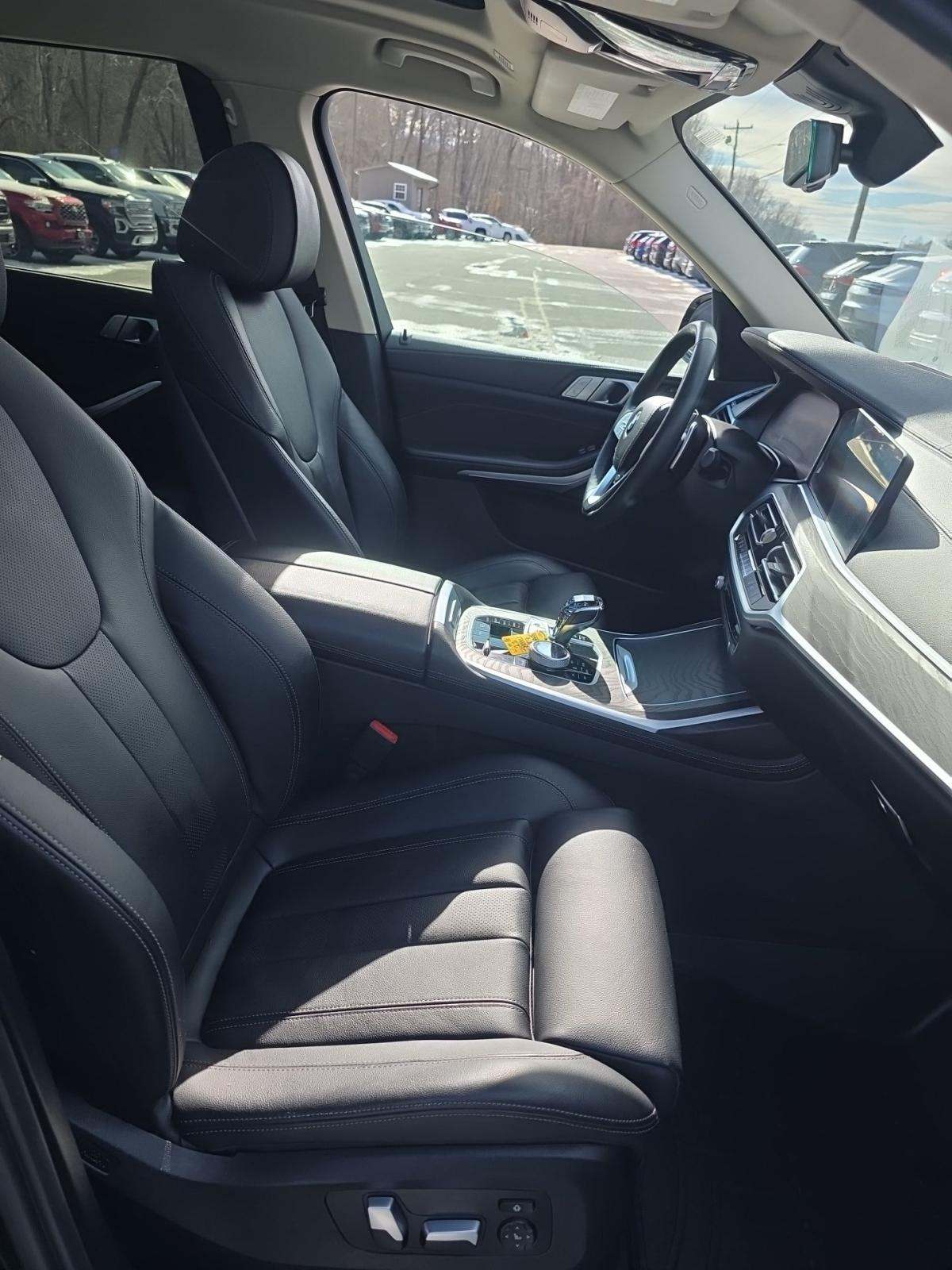 2022 BMW X7 xDrive40i AWD