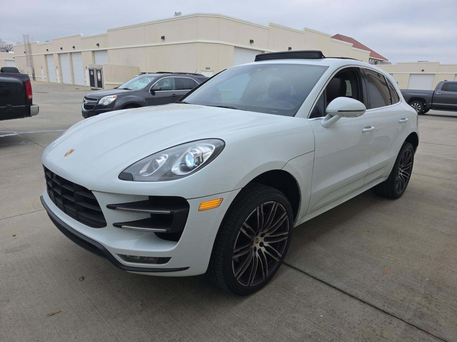 2016 Porsche Macan Turbo AWD