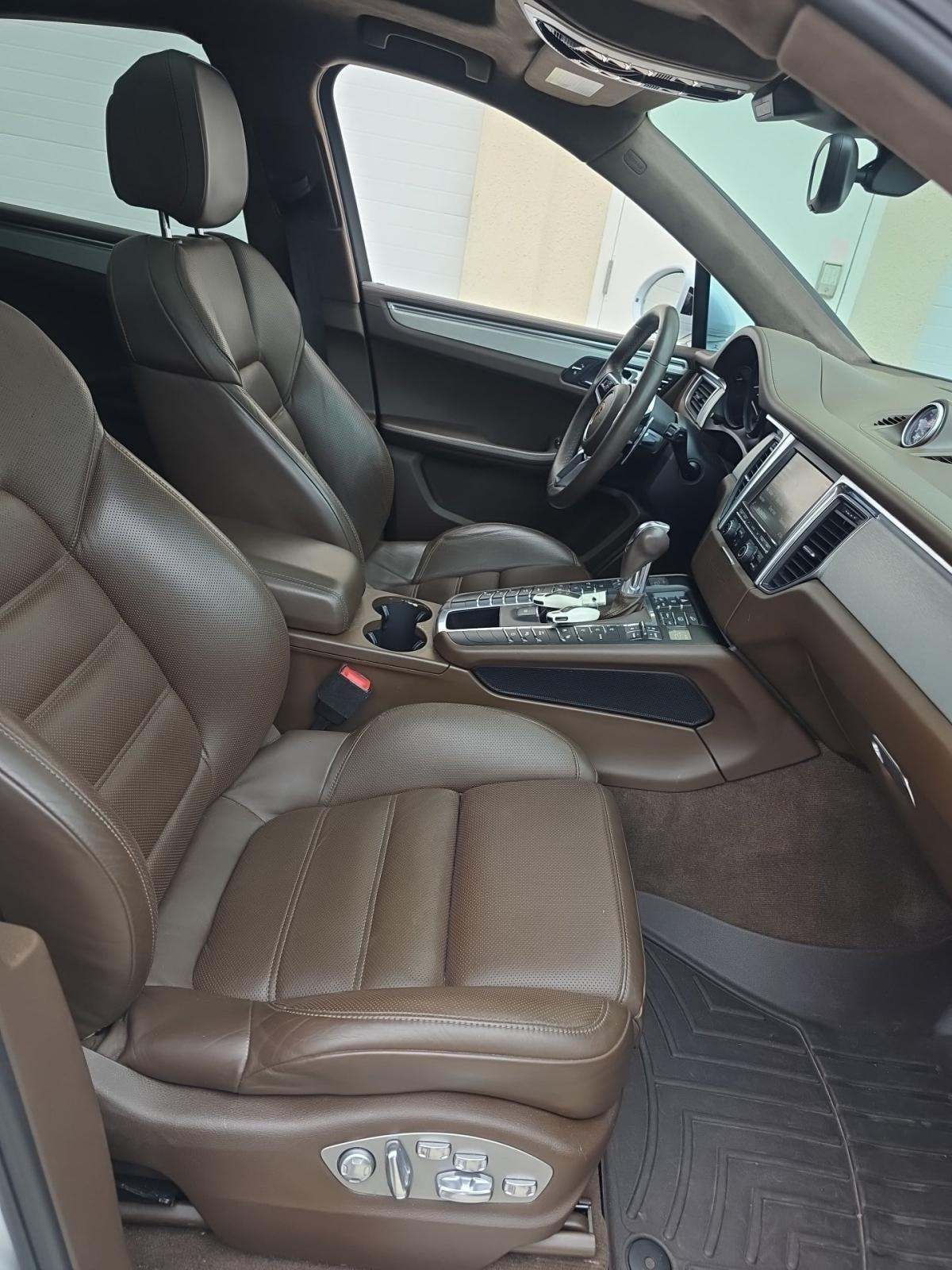 2016 Porsche Macan Turbo AWD