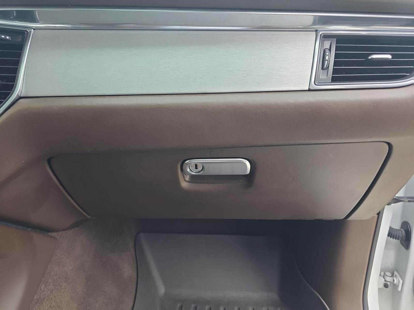 2016 Porsche Macan Turbo AWD