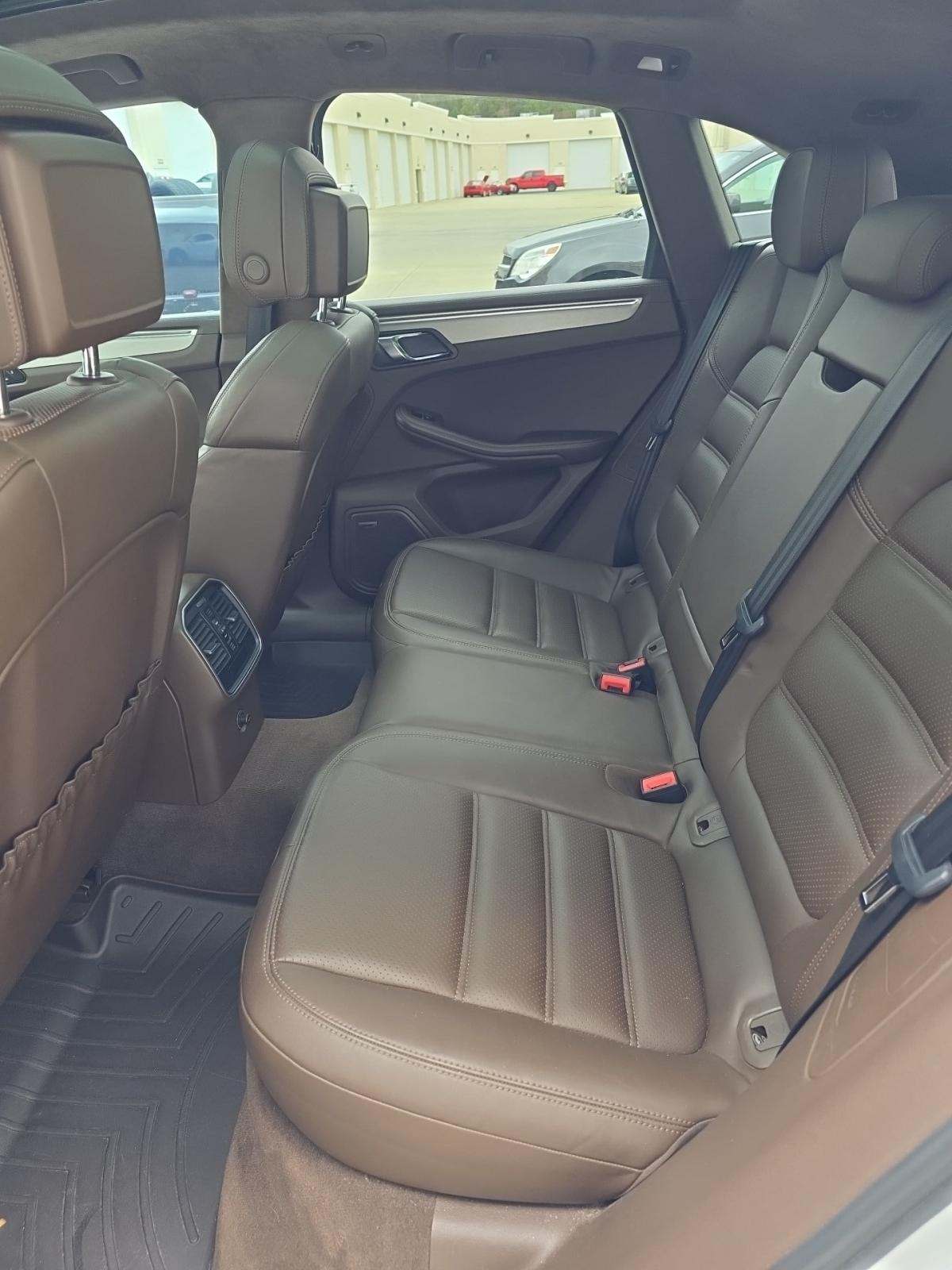 2016 Porsche Macan Turbo AWD