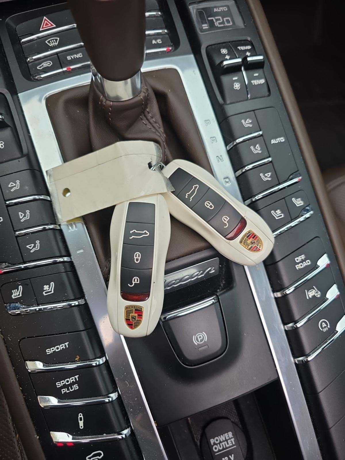 2016 Porsche Macan Turbo AWD