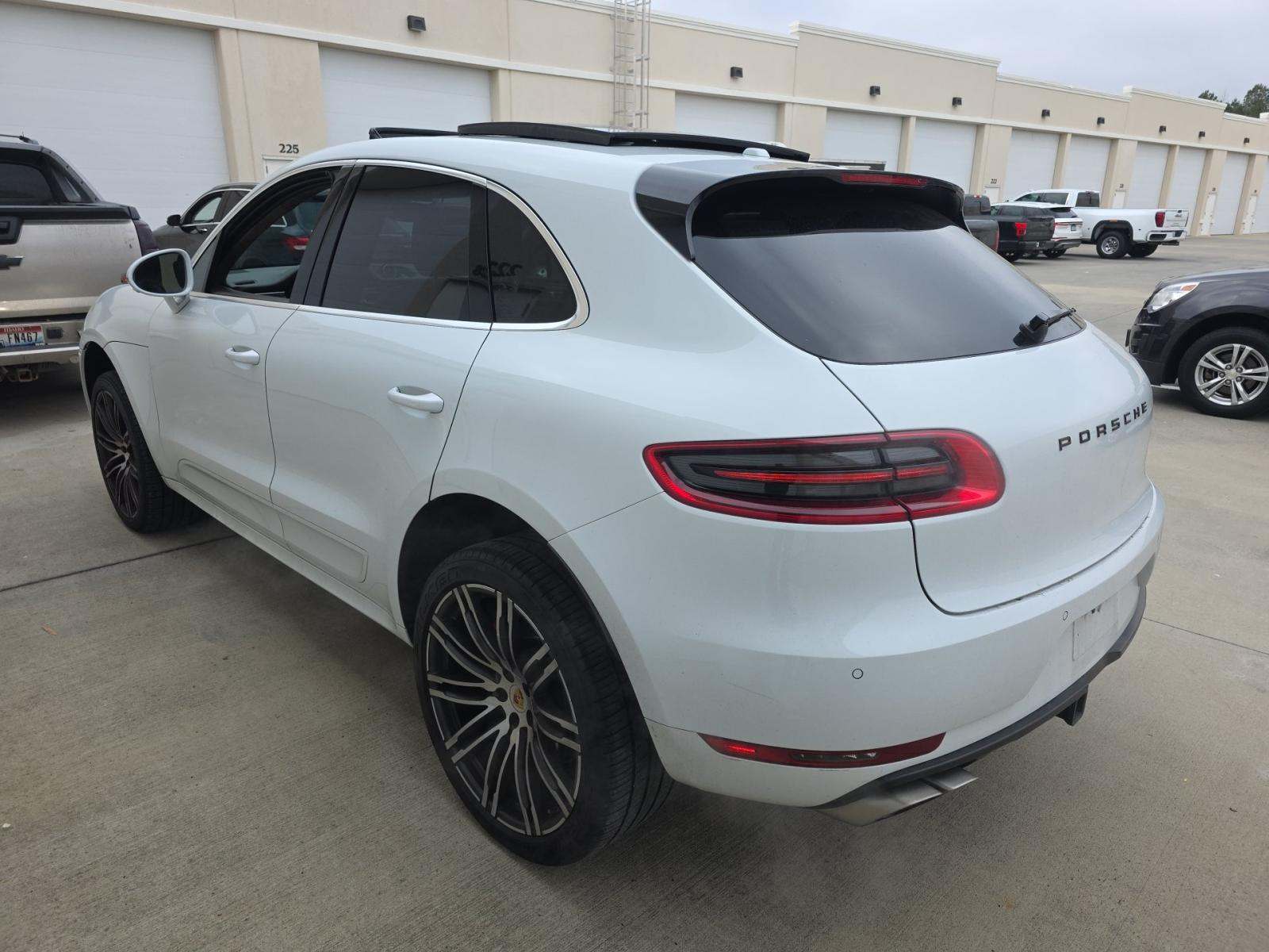 2016 Porsche Macan Turbo AWD