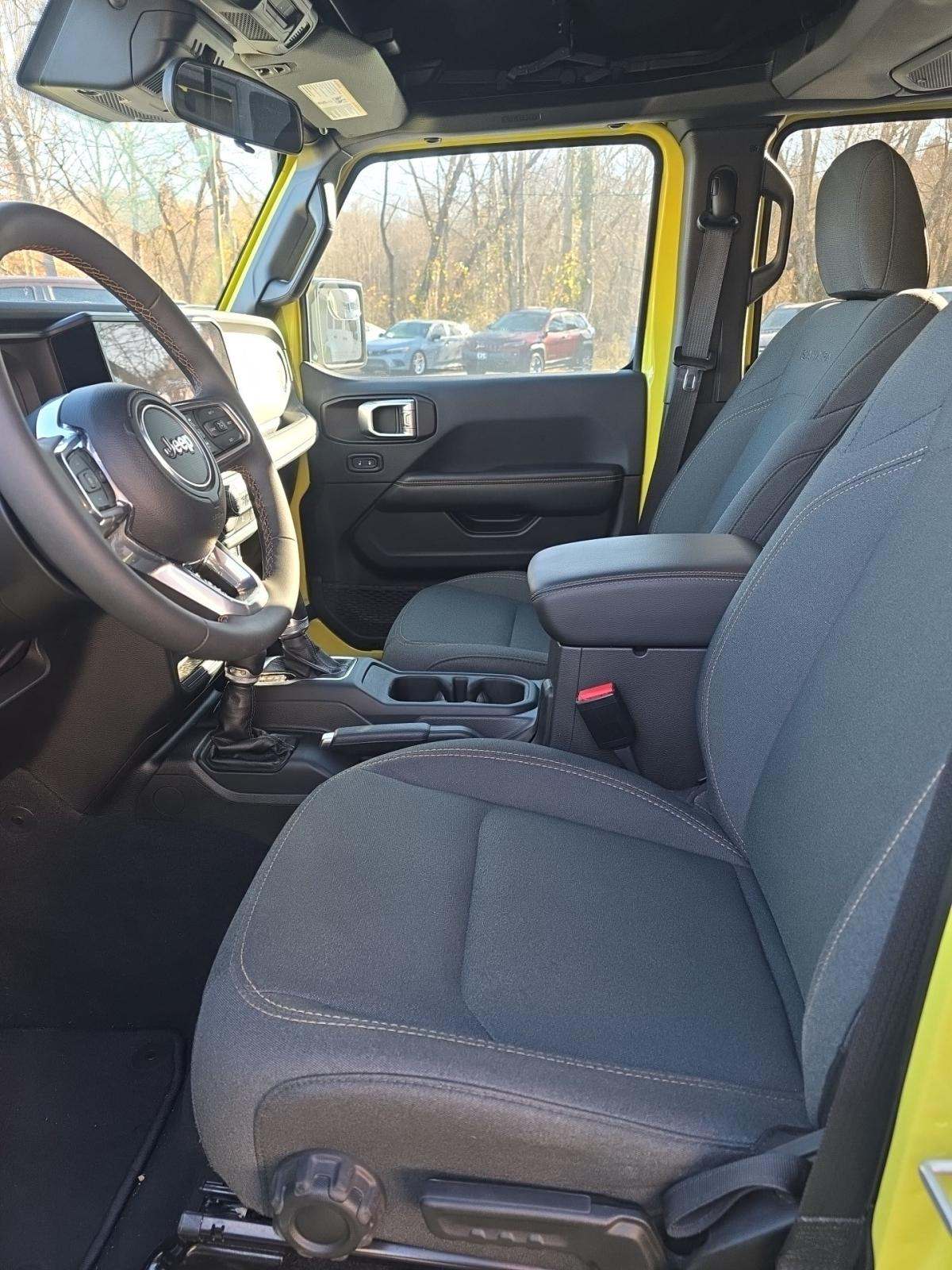 2024 Jeep Wrangler Sahara AWD