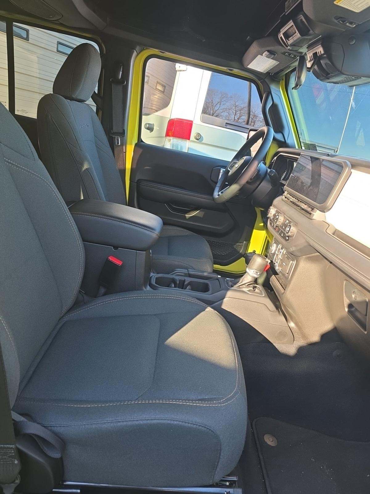 2024 Jeep Wrangler Sahara AWD