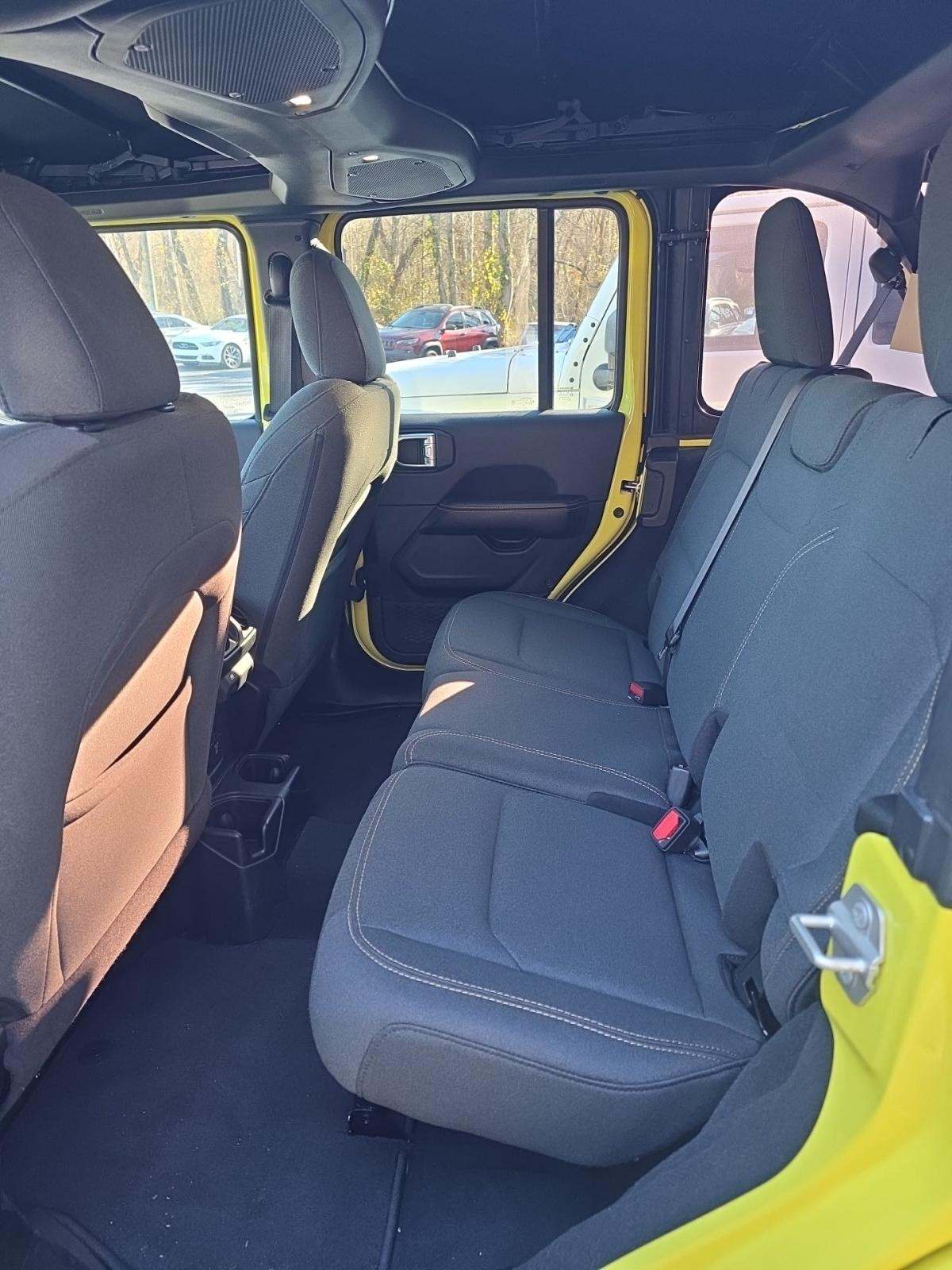 2024 Jeep Wrangler Sahara AWD