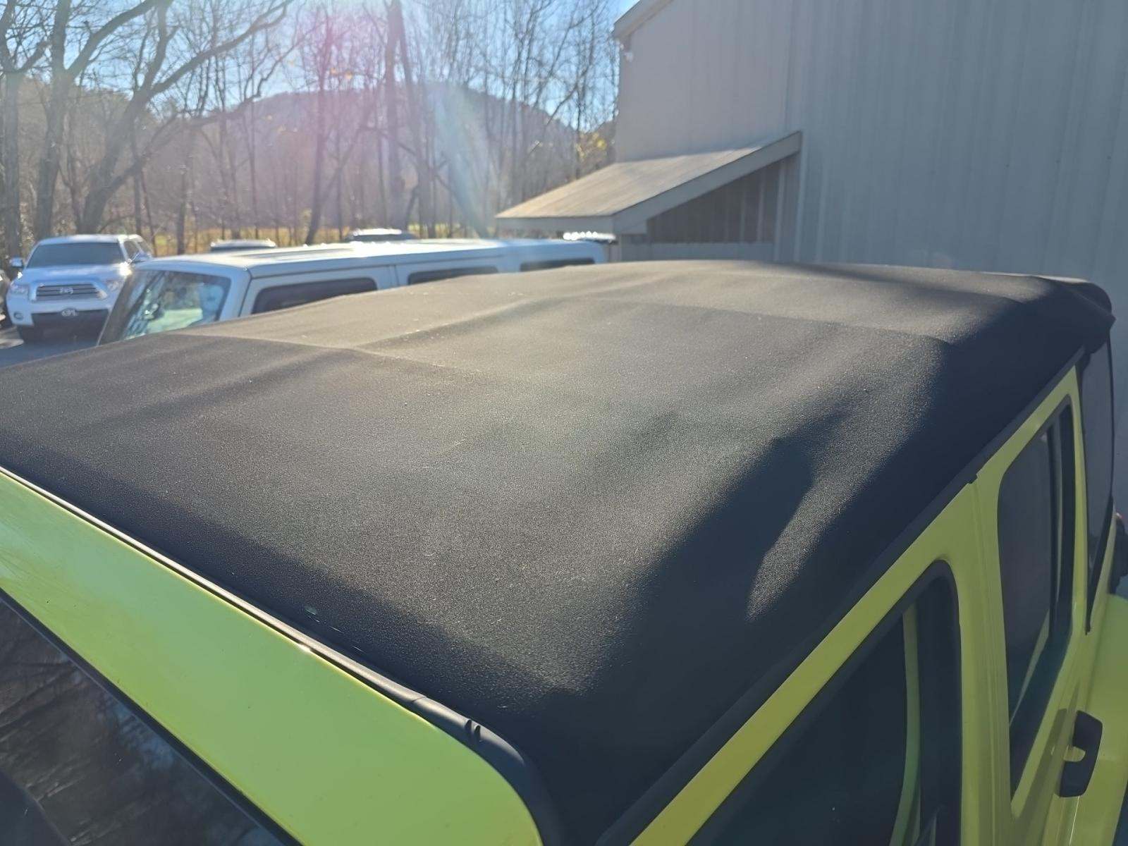 2024 Jeep Wrangler Sahara AWD