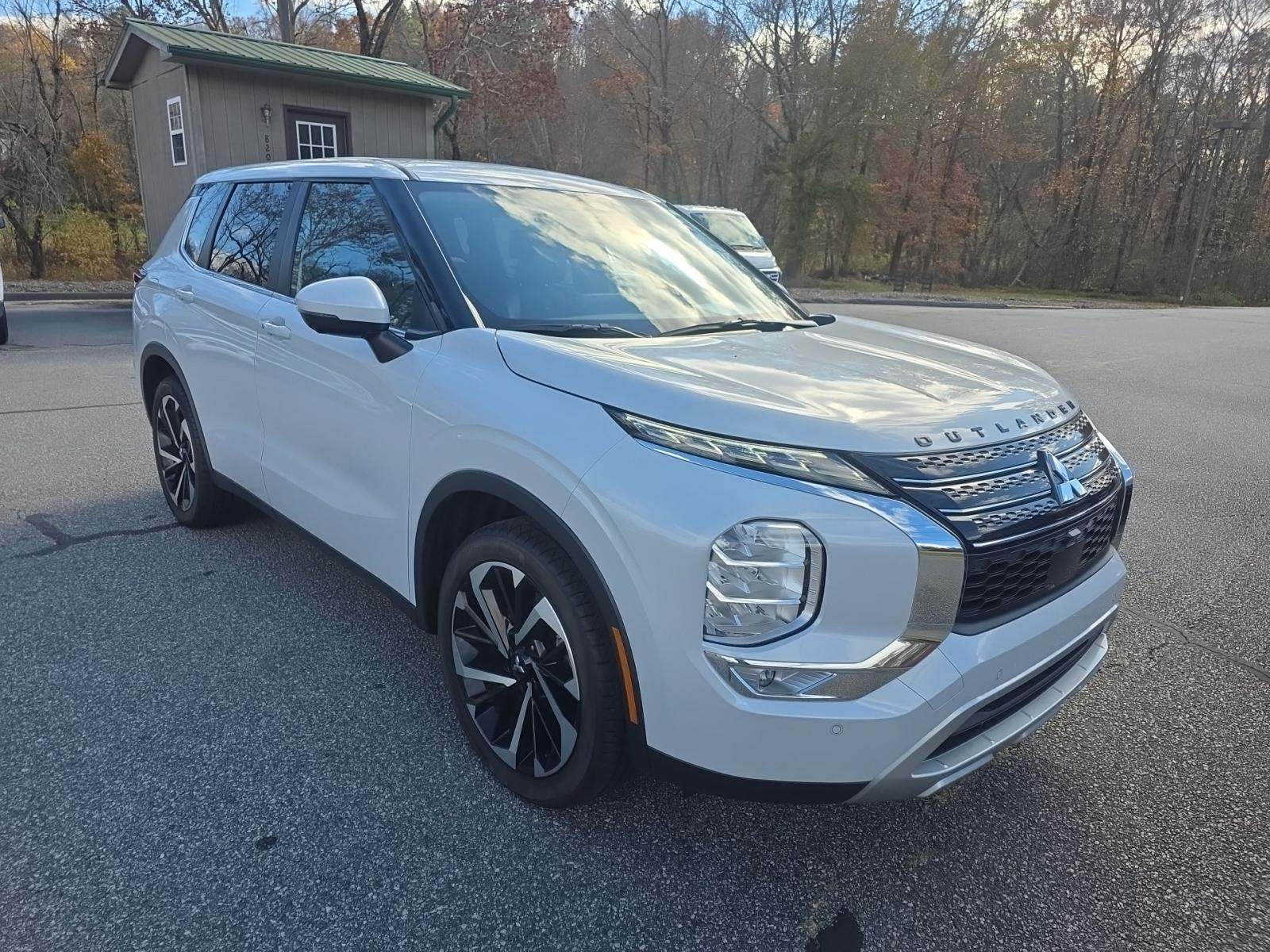 2024 Mitsubishi Outlander SE FWD