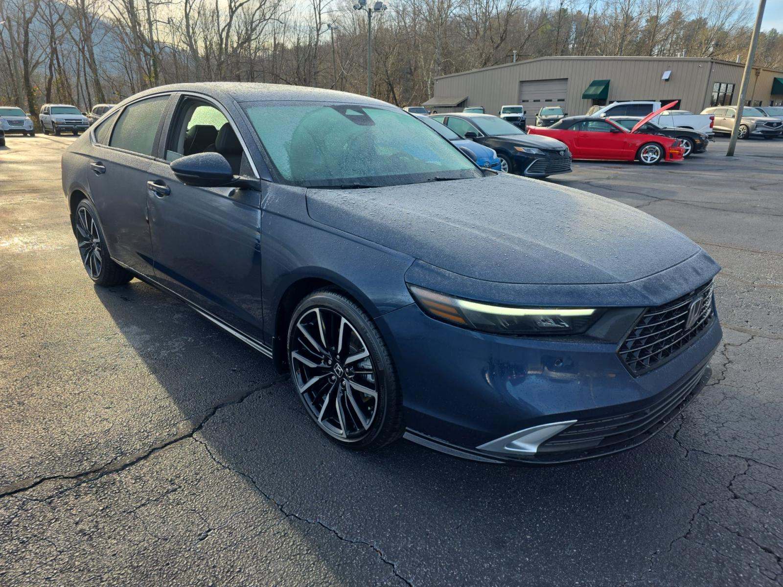 2025 Honda Accord Hybrid Touring FWD