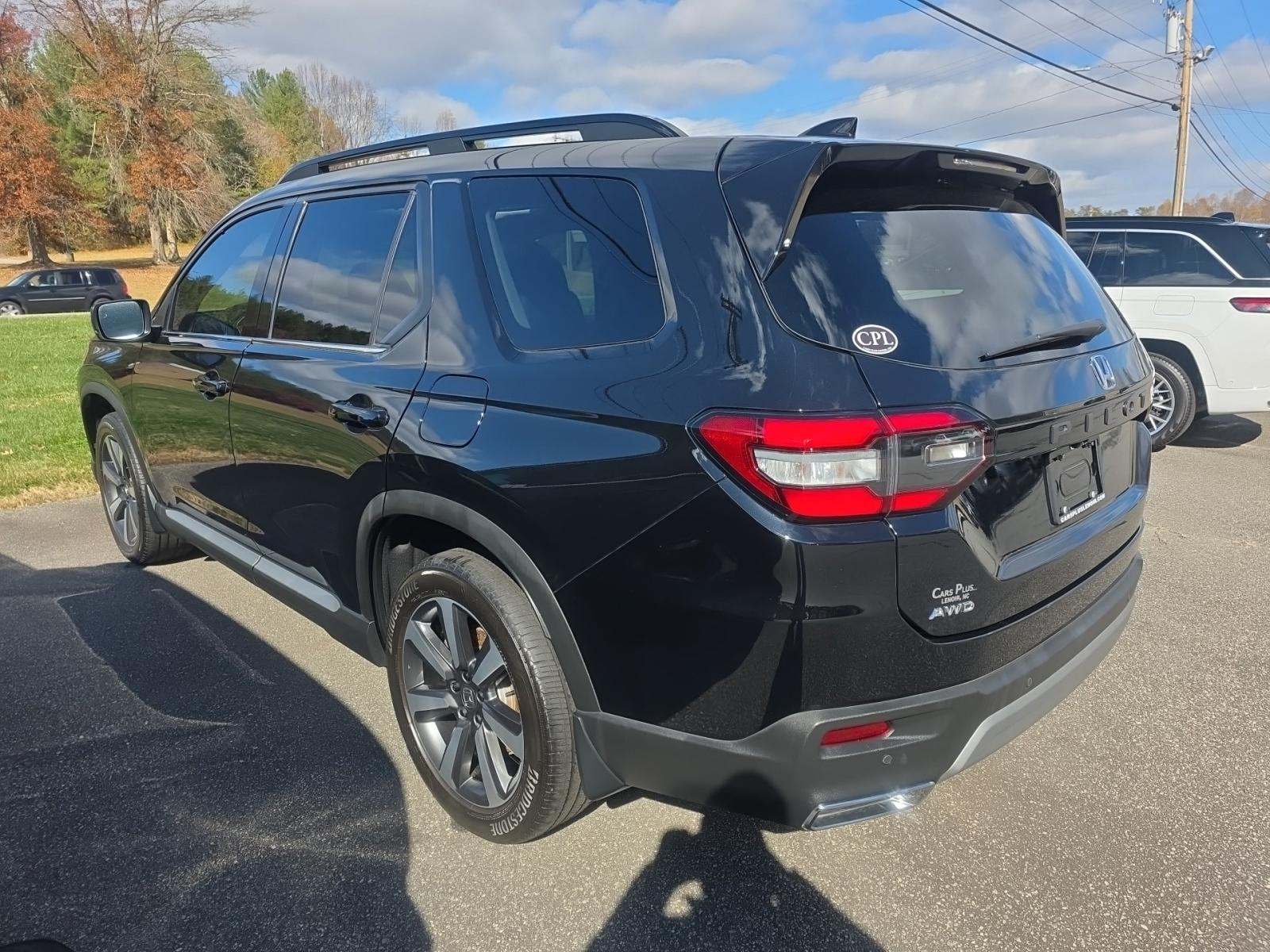 2023 Honda Pilot Touring AWD