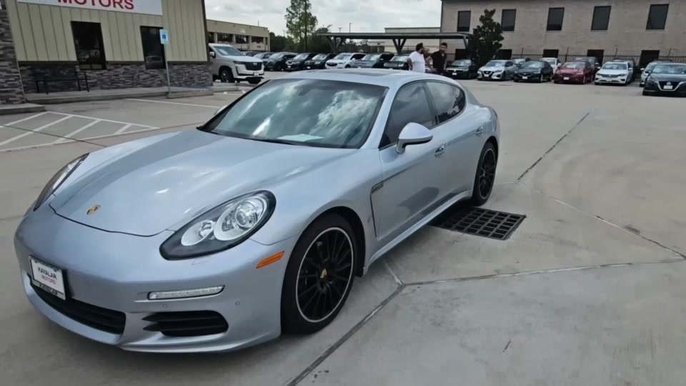 2016 Porsche Panamera Edition