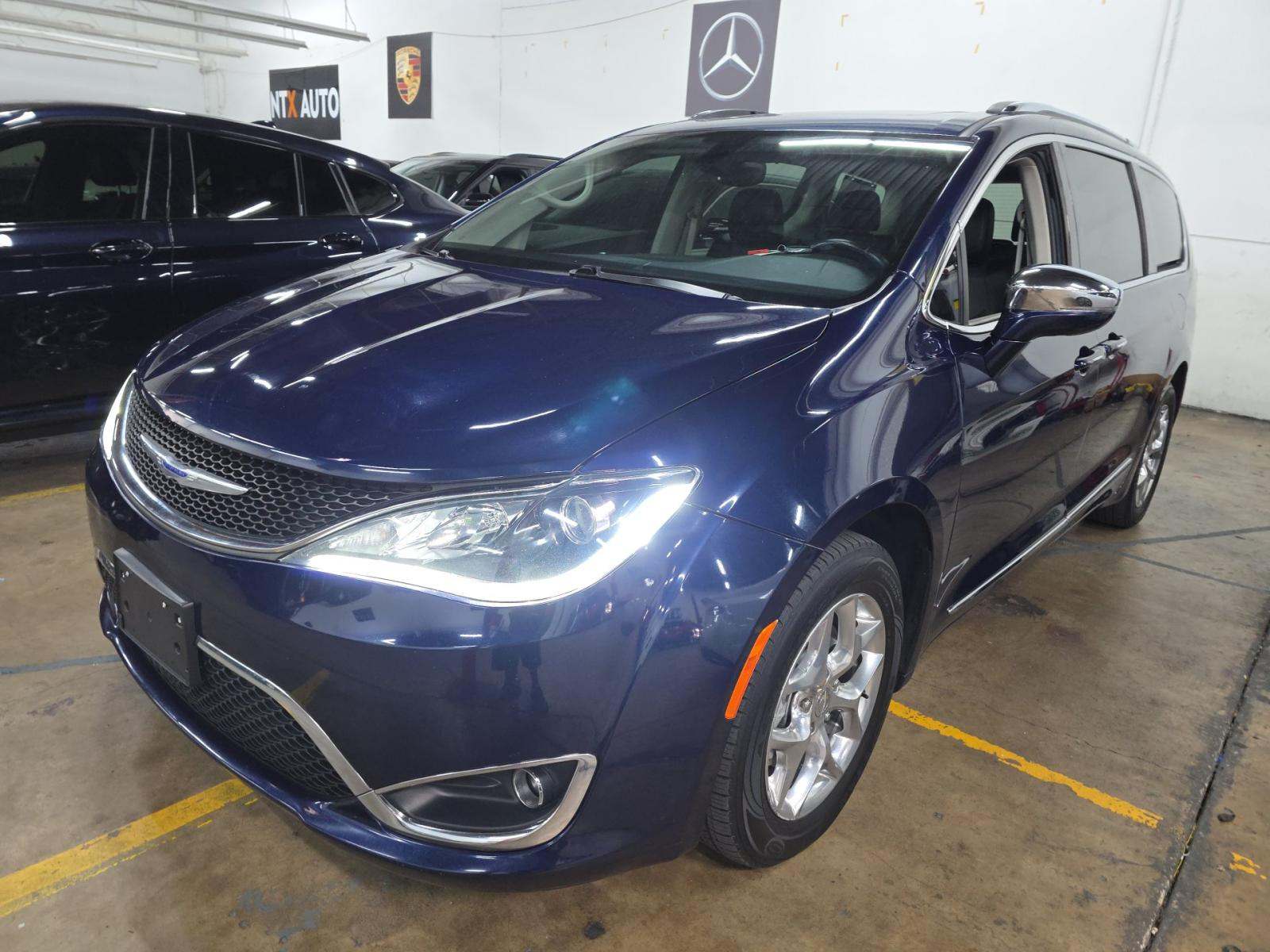2018 Chrysler Pacifica Limited FWD
