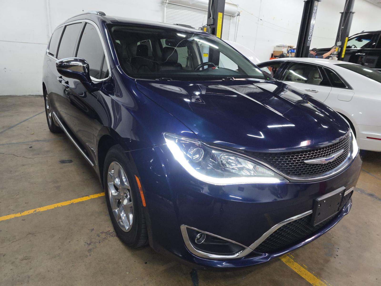 2018 Chrysler Pacifica Limited FWD