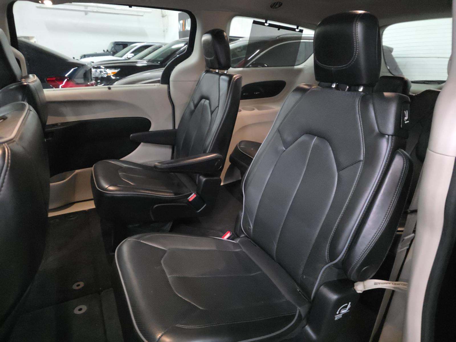2018 Chrysler Pacifica Limited FWD