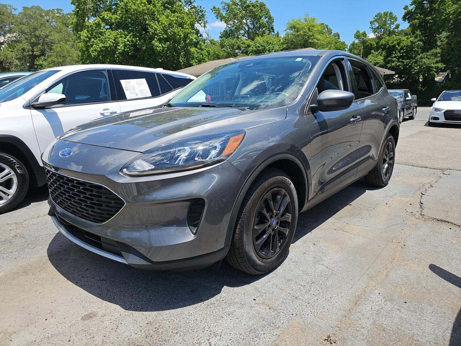 FORD ESCAPE - 1