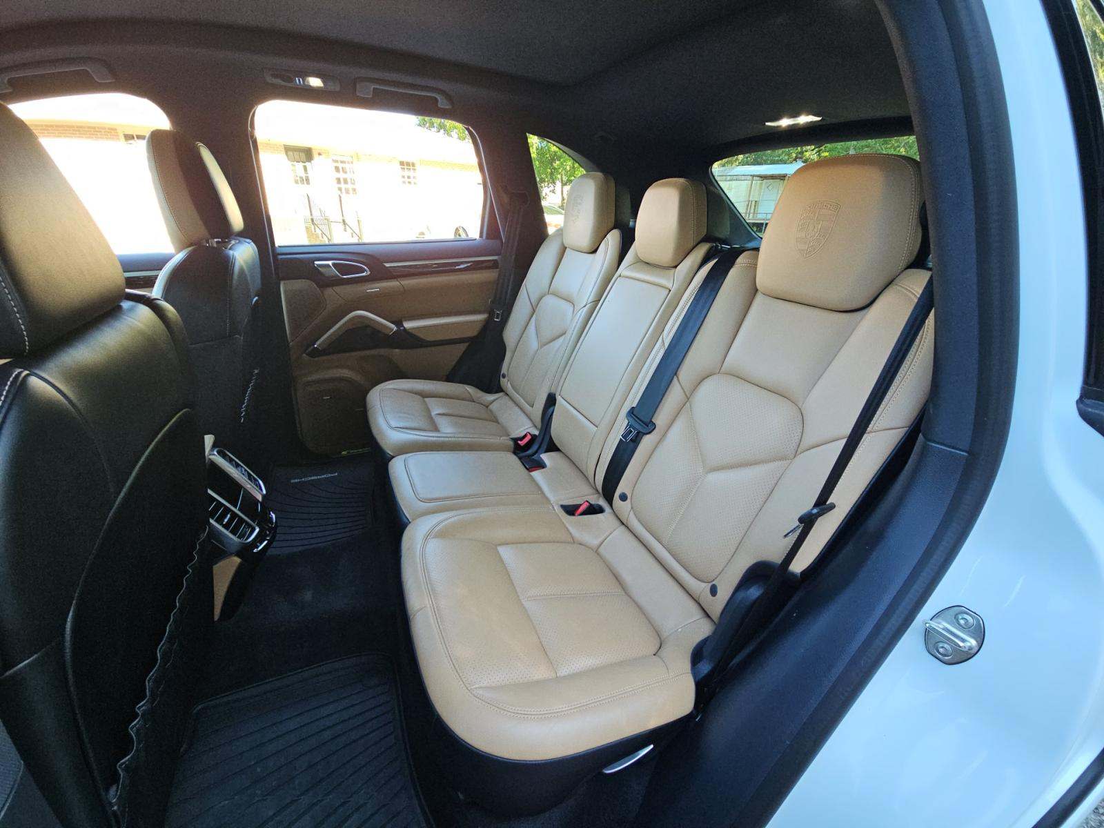 PORSCHE CAYENNE - 9