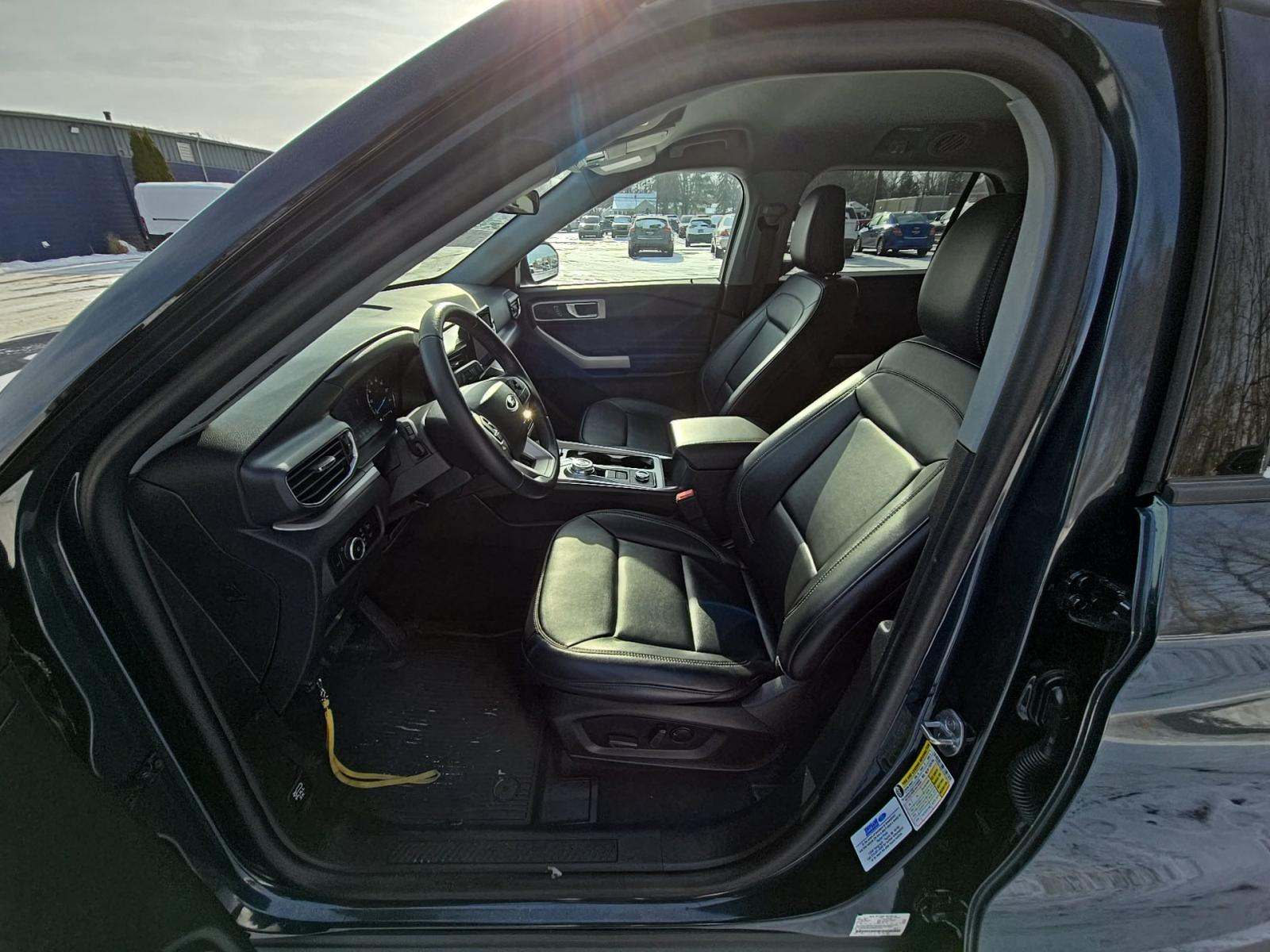 2023 Ford Explorer XLT AWD